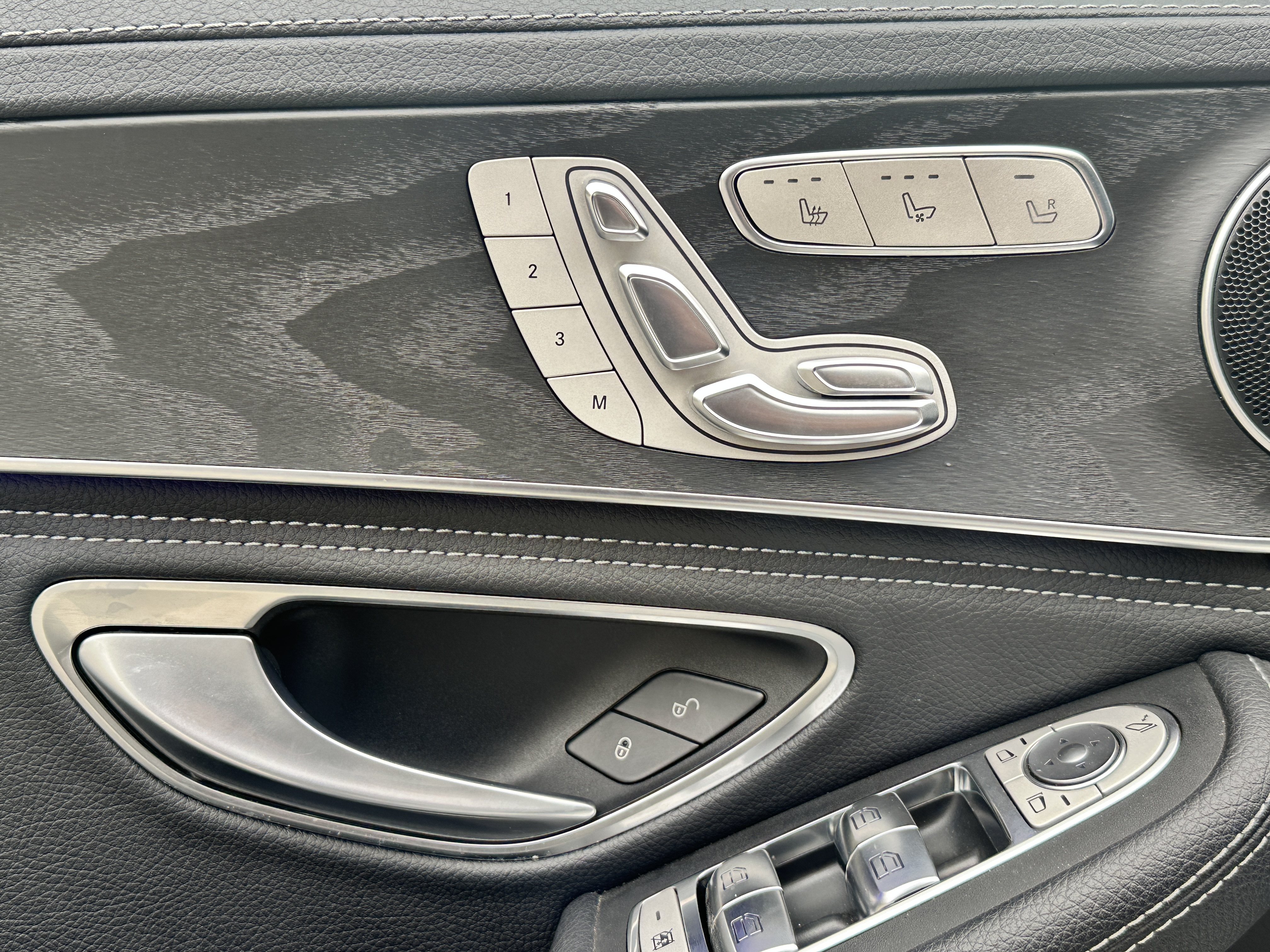 Mercedes-Benz C Class 2020 صورة سيارة #12