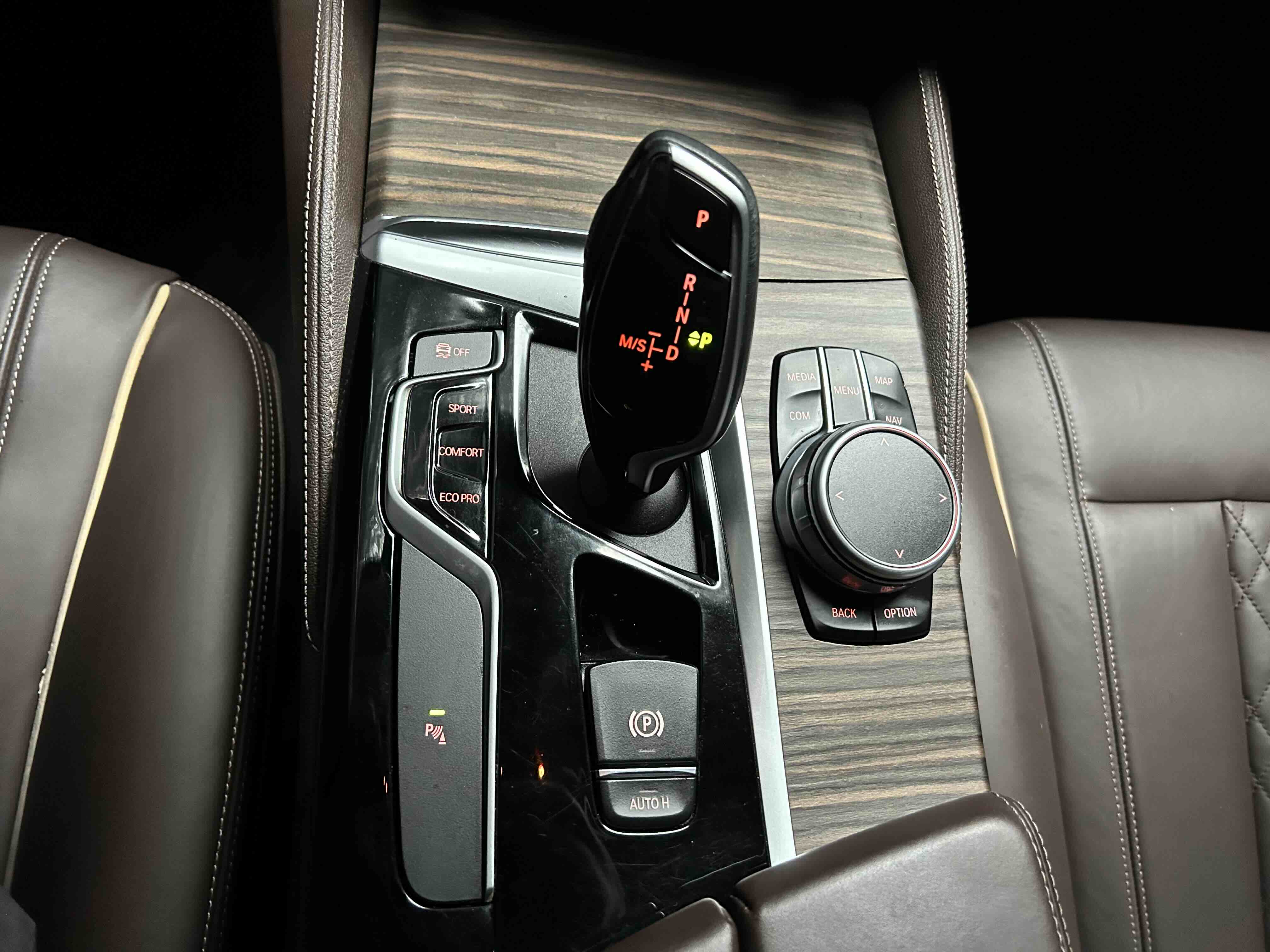 BMW 5 Series 2020 #12 BMW 5 Series 2020 car image #12