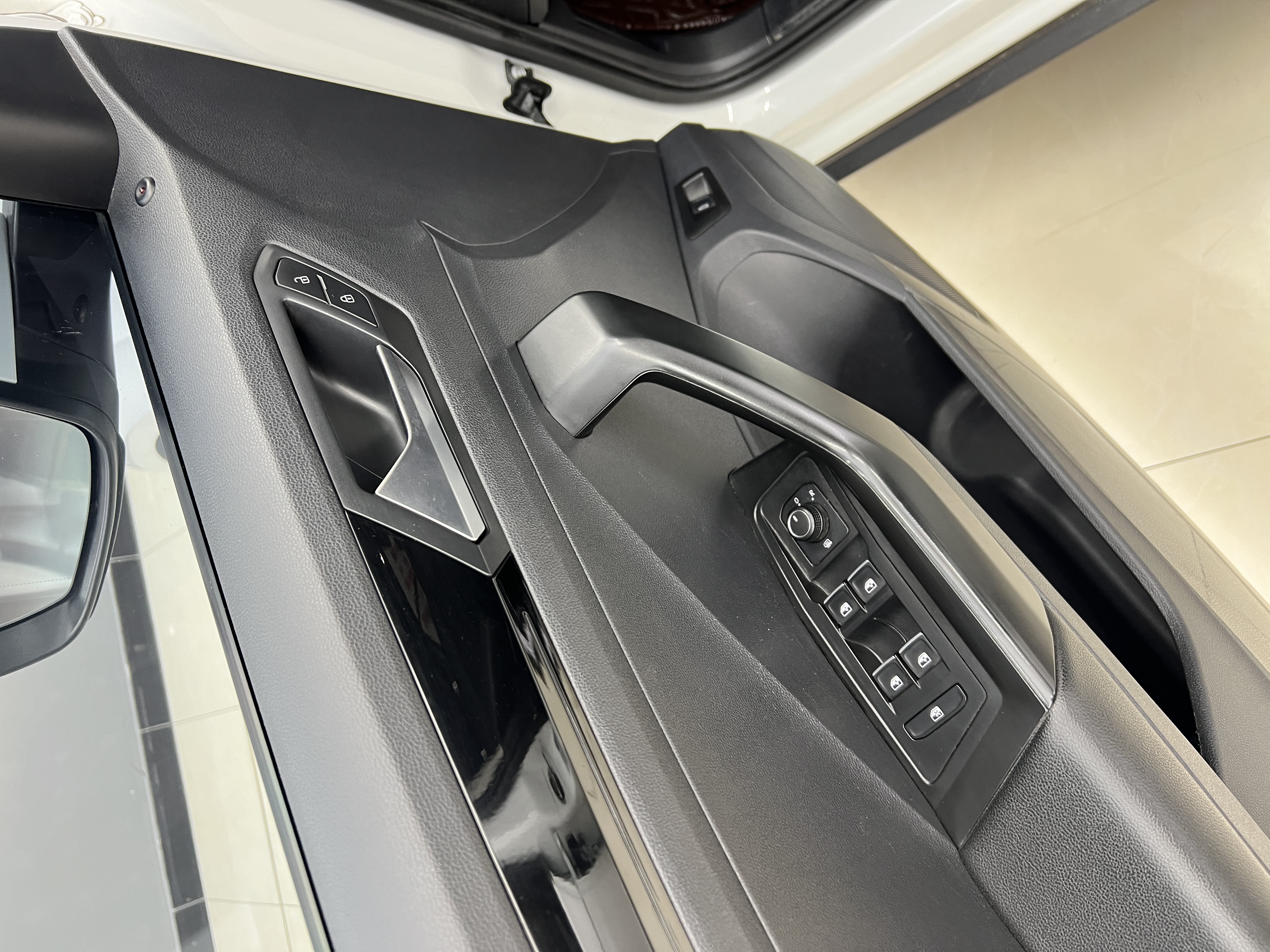 T-Roc 2020 #12 T-Roc 2020 car image #12
