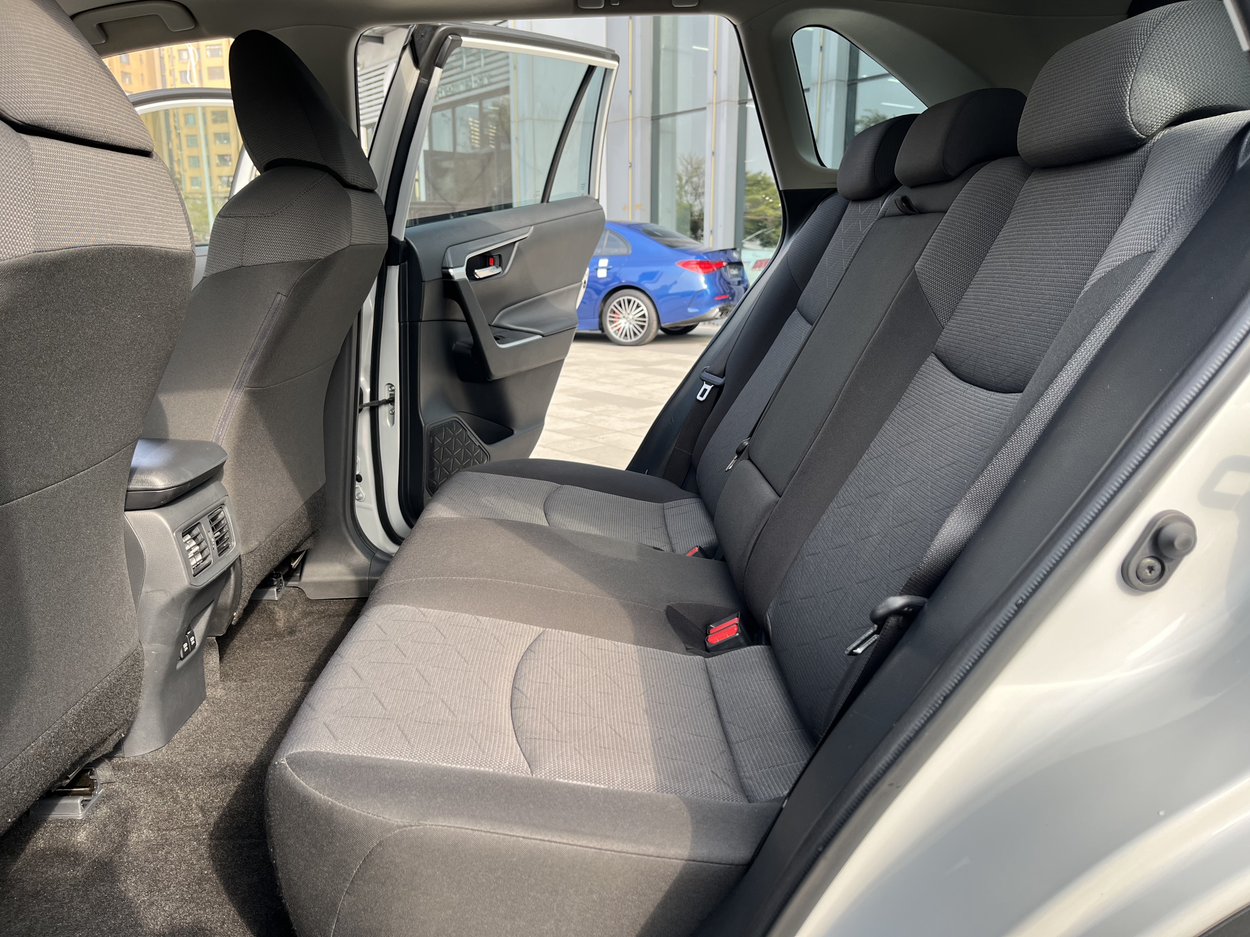 Toyota RAV4 2019 #12 Toyota RAV4 2019 car image #12