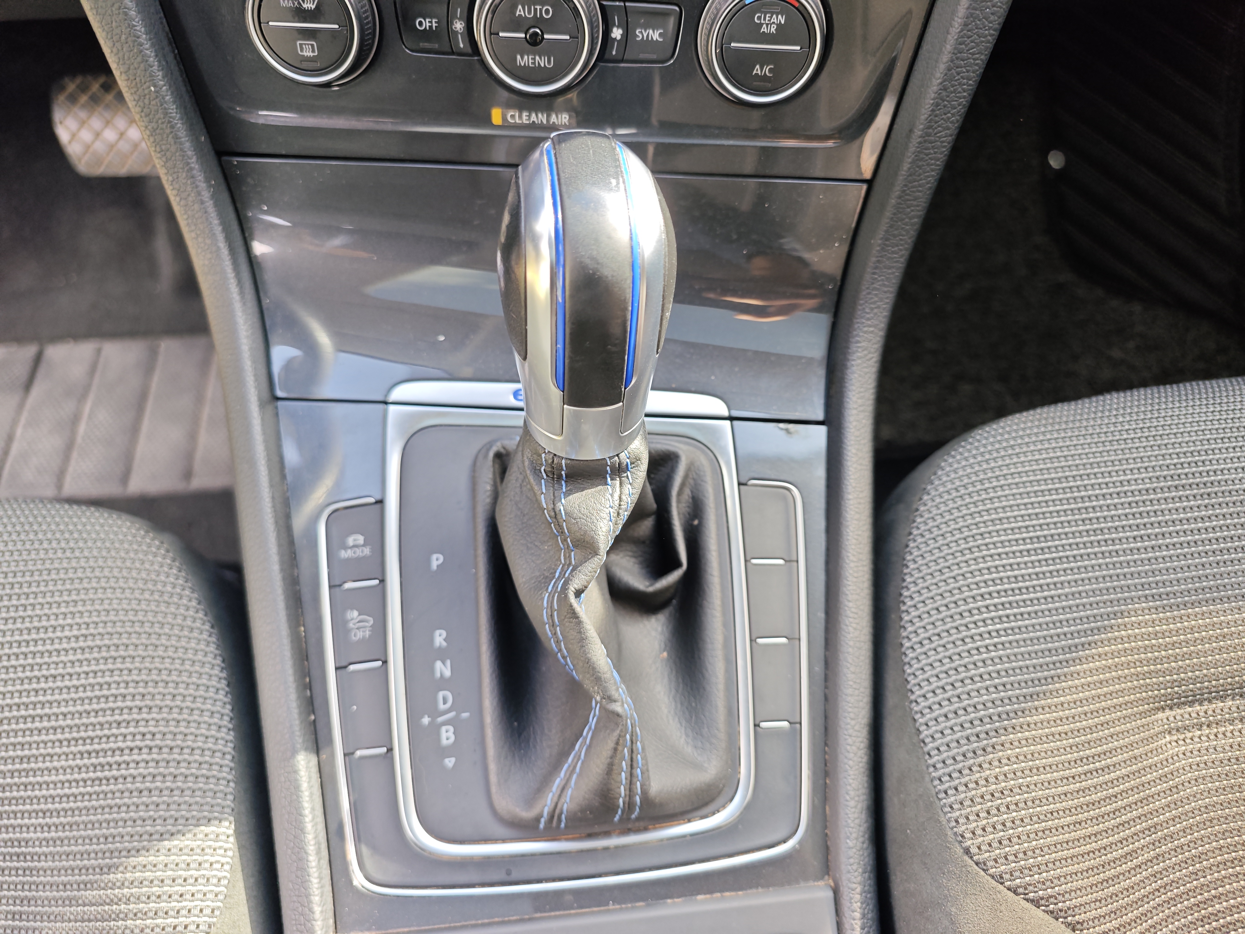 Volkswagen Golf Pure Electric 2021 #12 Volkswagen Golf Pure Electric 2021 car image #12