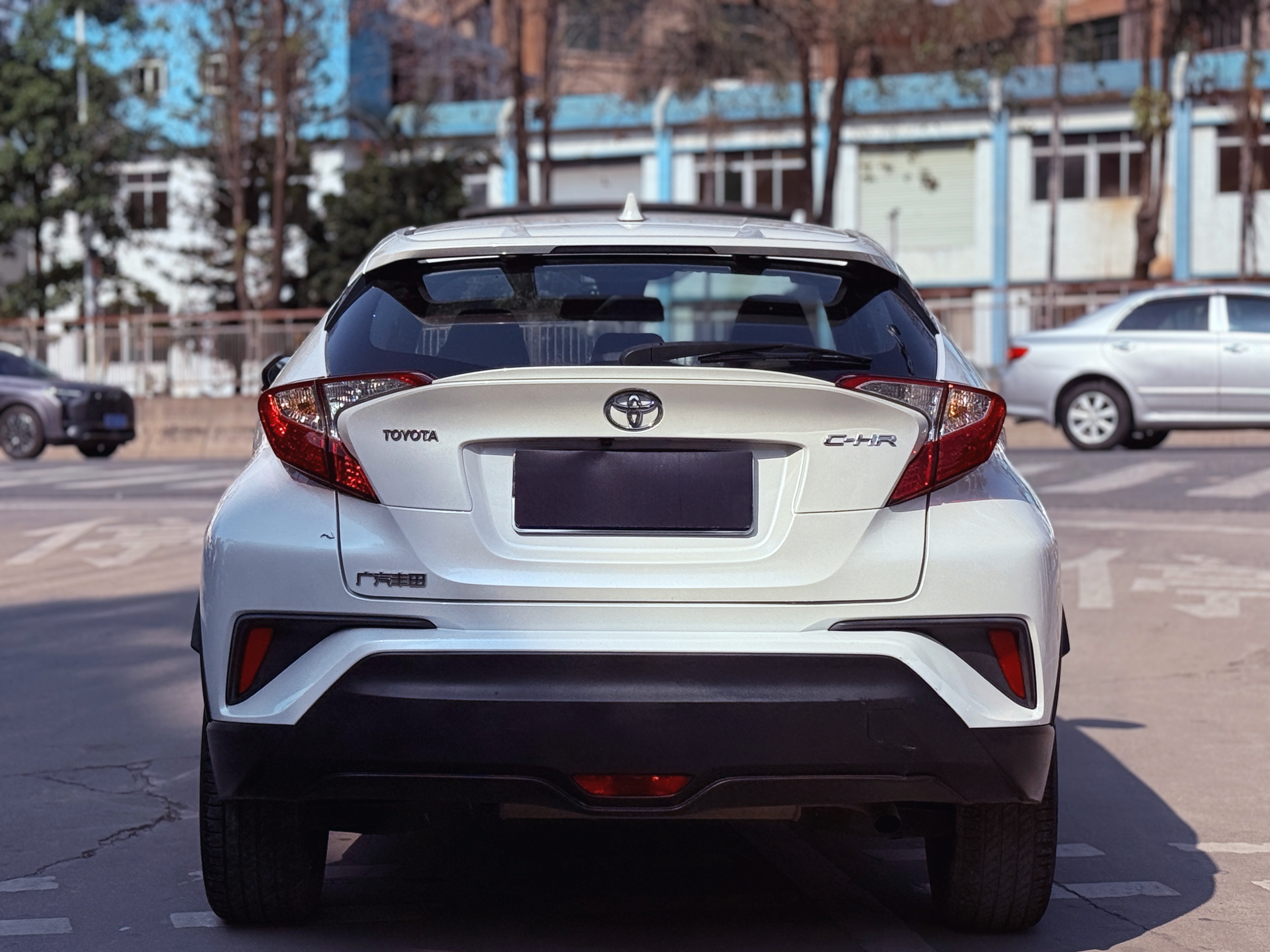 Toyota C-HR 2021 car image #12