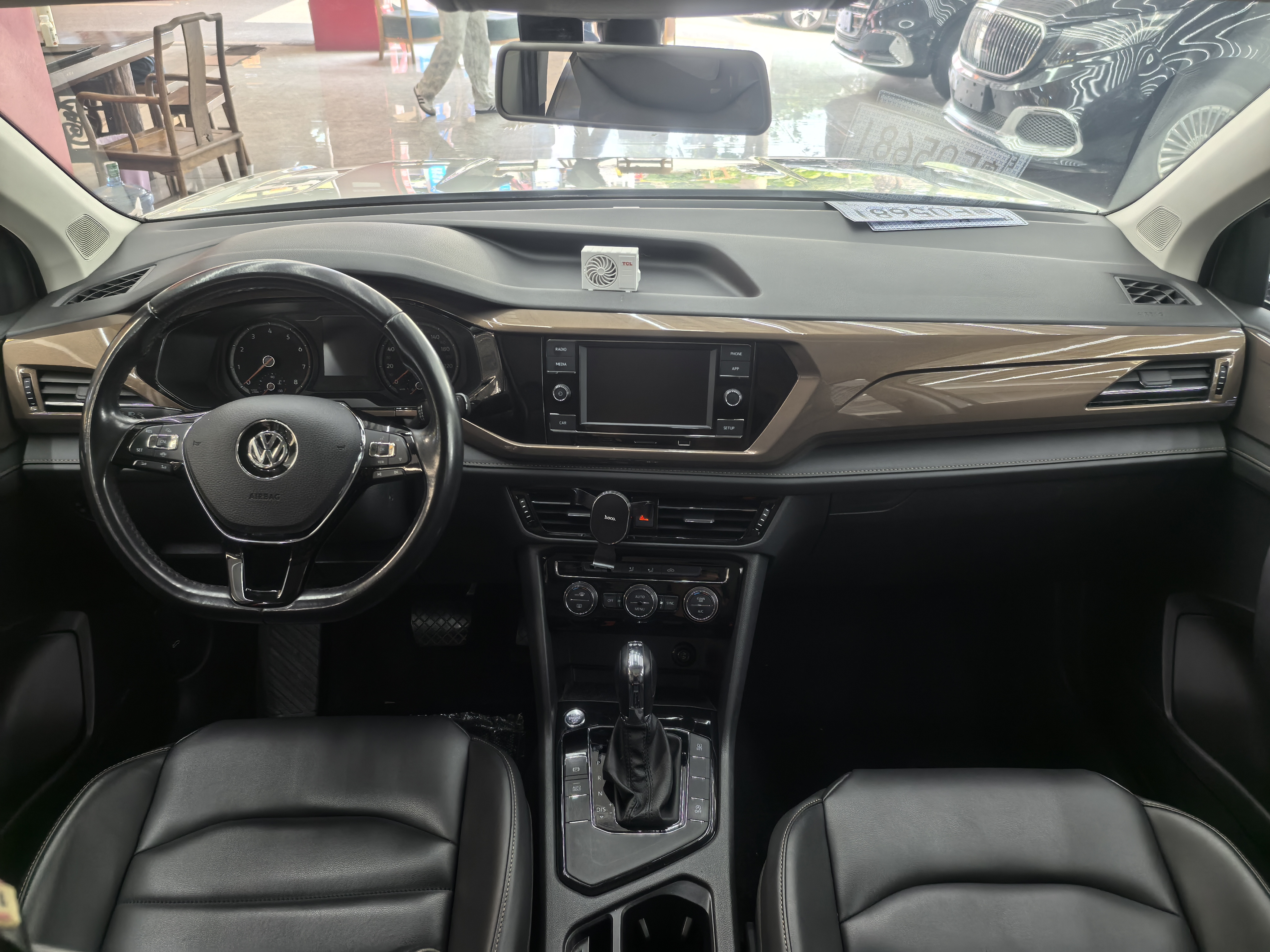 Volkswagen Tharu 2020 car image #12