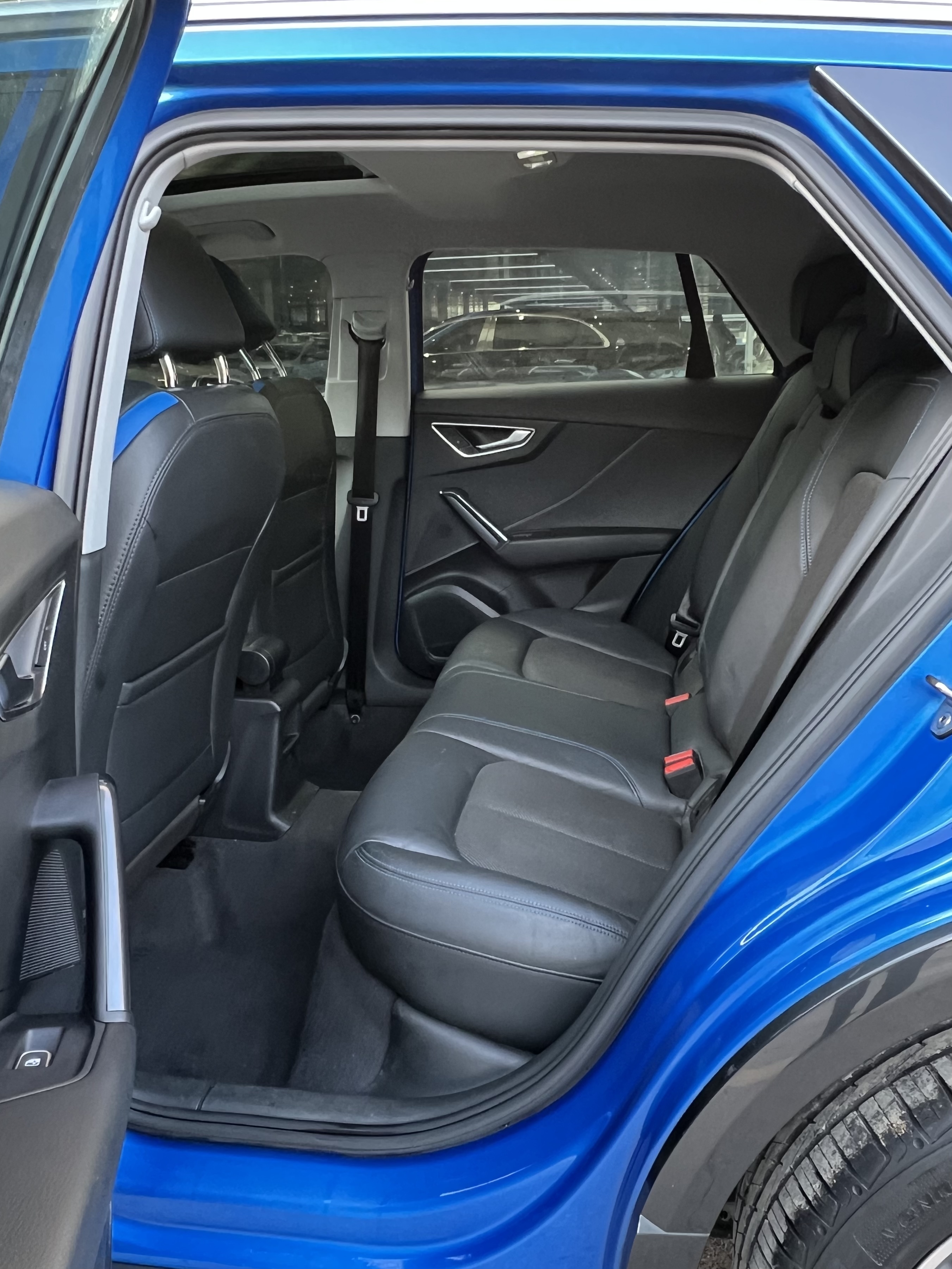 Audi Q2L e-tron 2021 car image #12