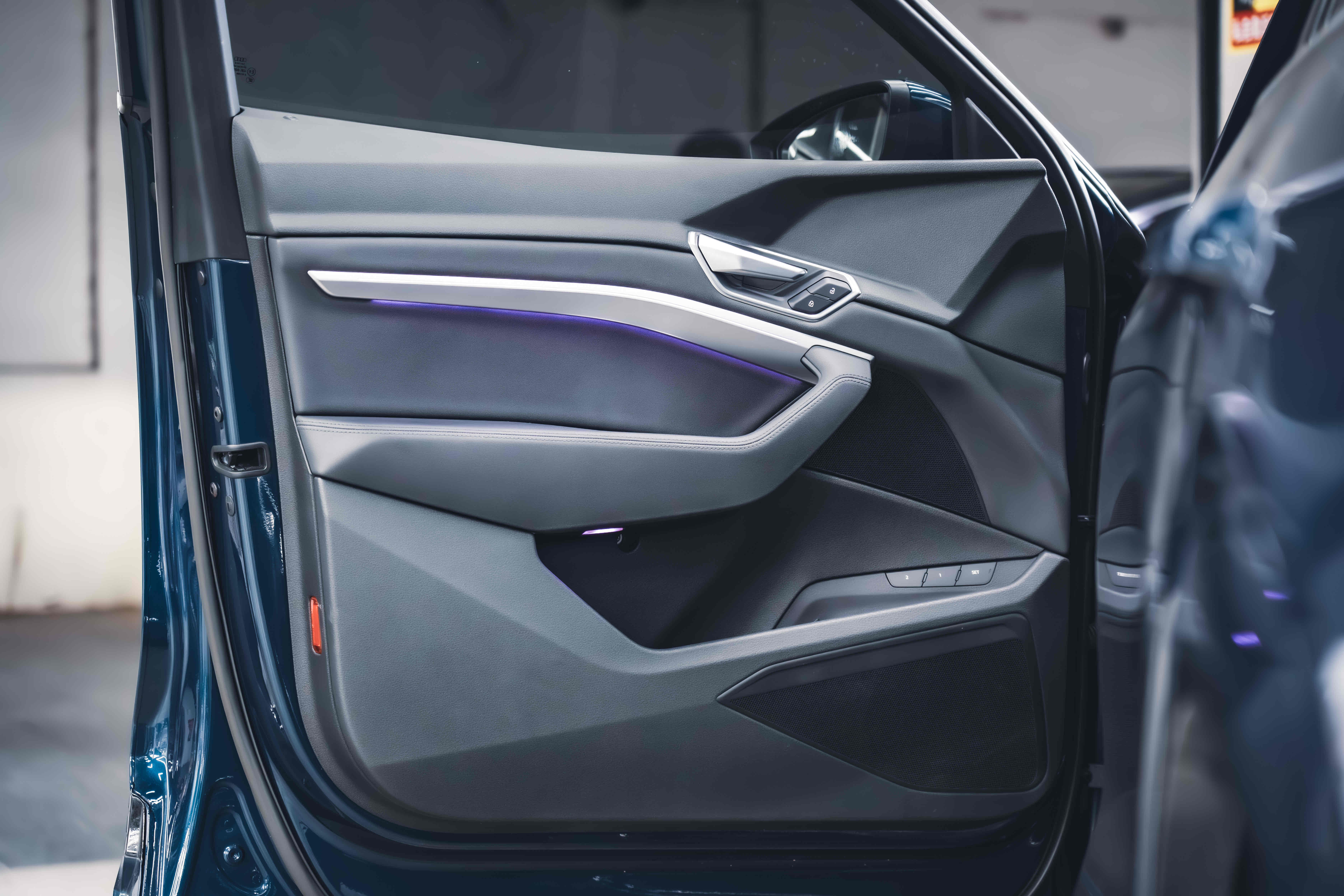 Audi e-tron (Imported) 2020 car image #12