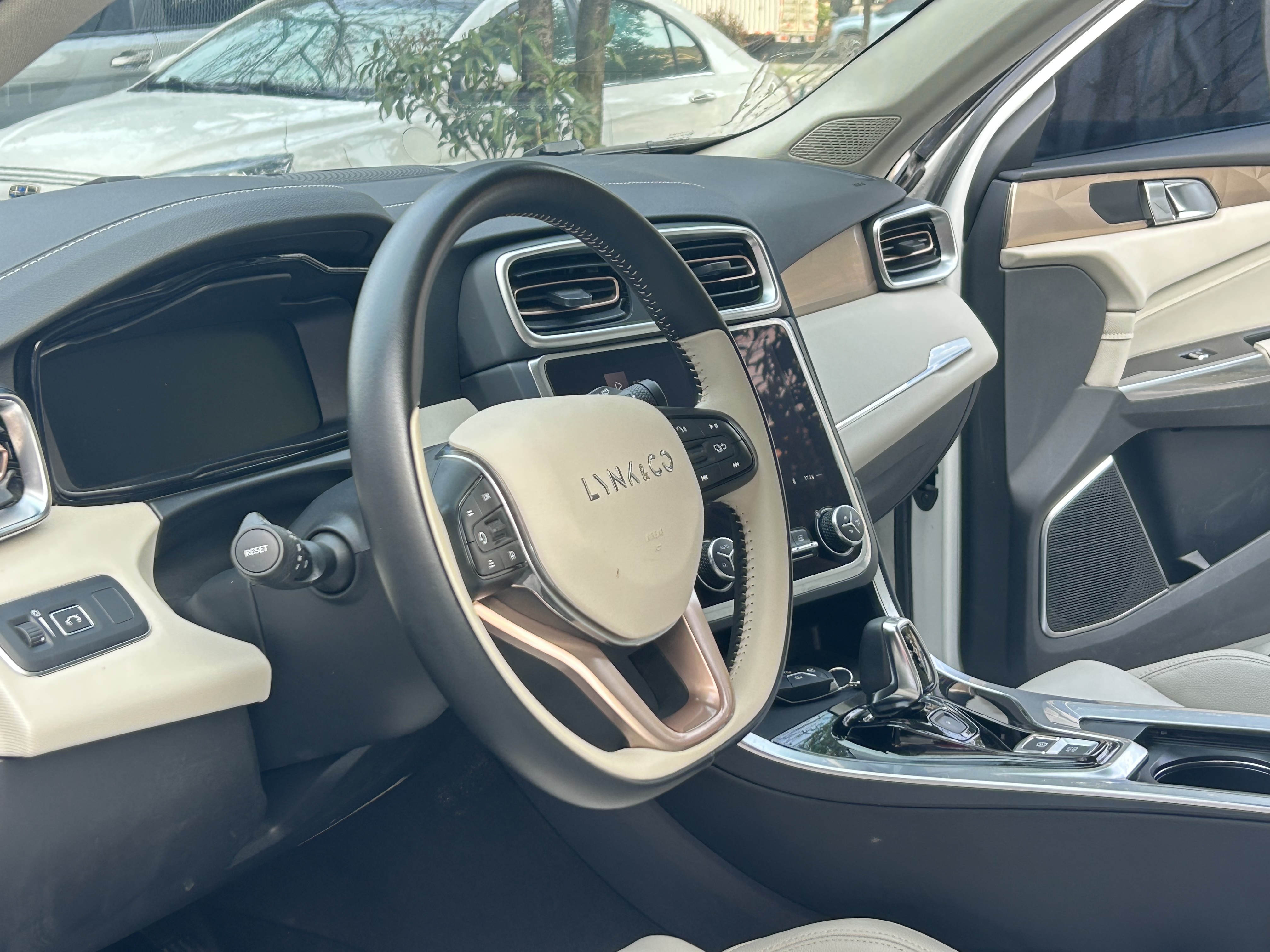 Lynk & Co 01 2021 car image #12