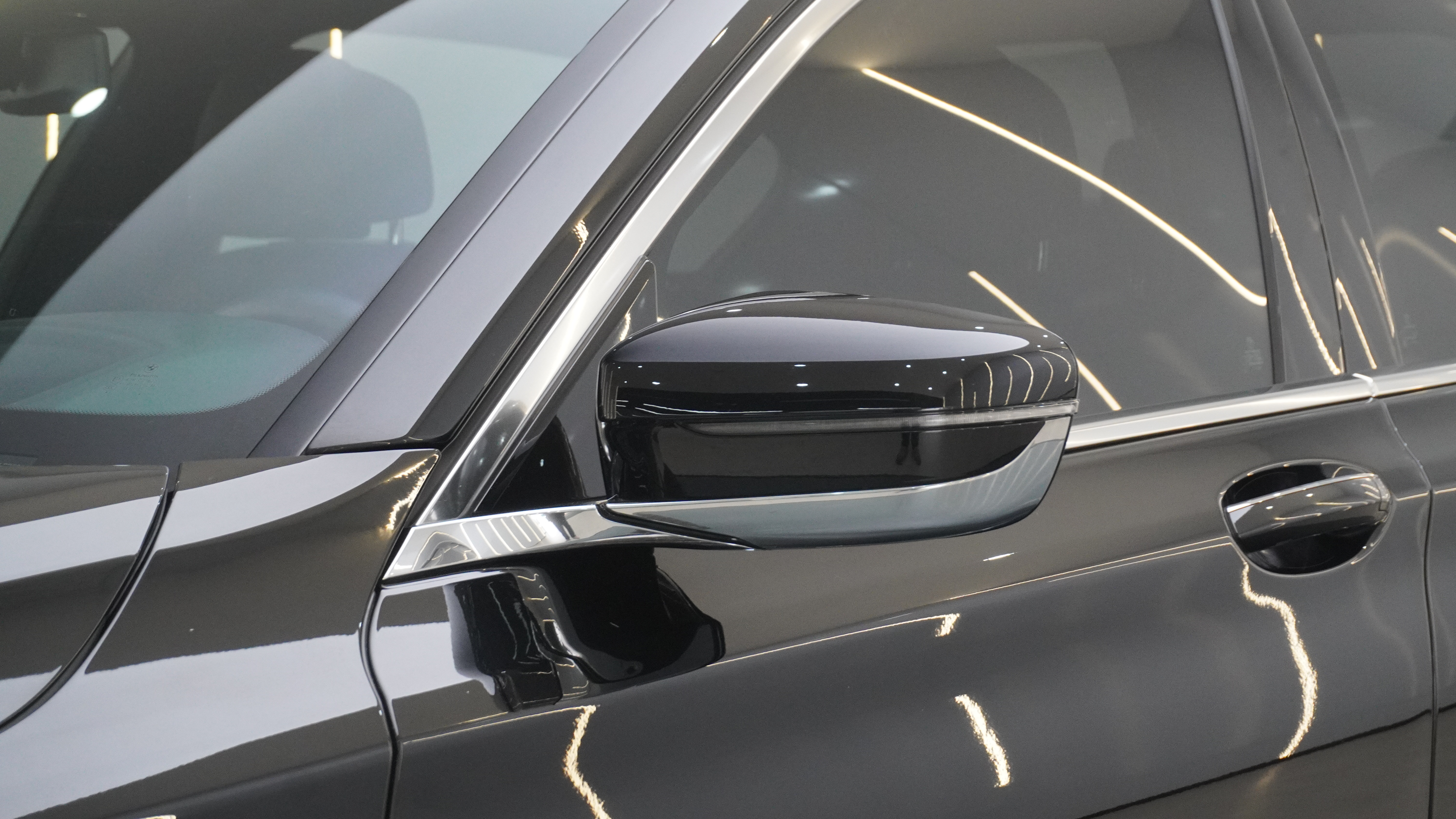 BMW 7 Series 2020 car image #12