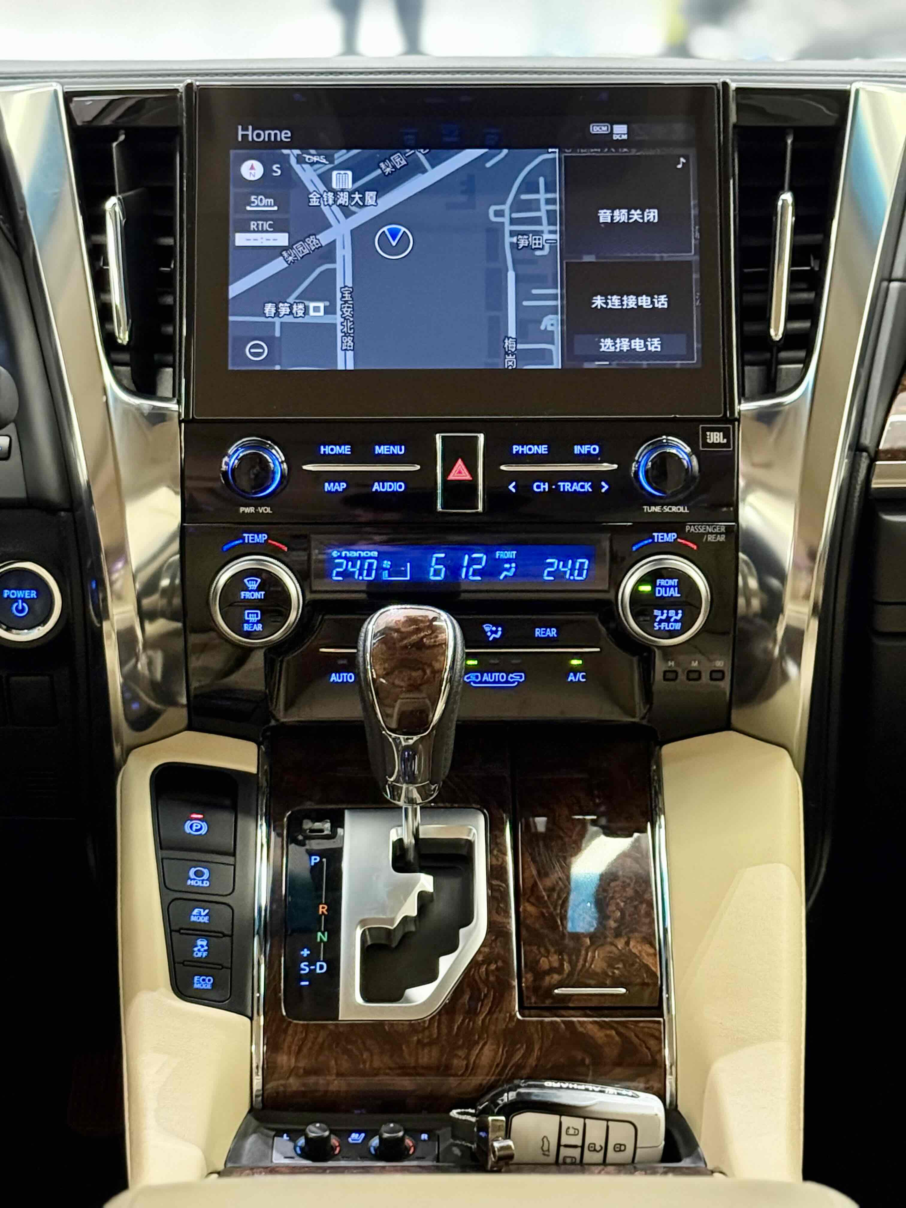 Toyota Alphard 2020 car image #12