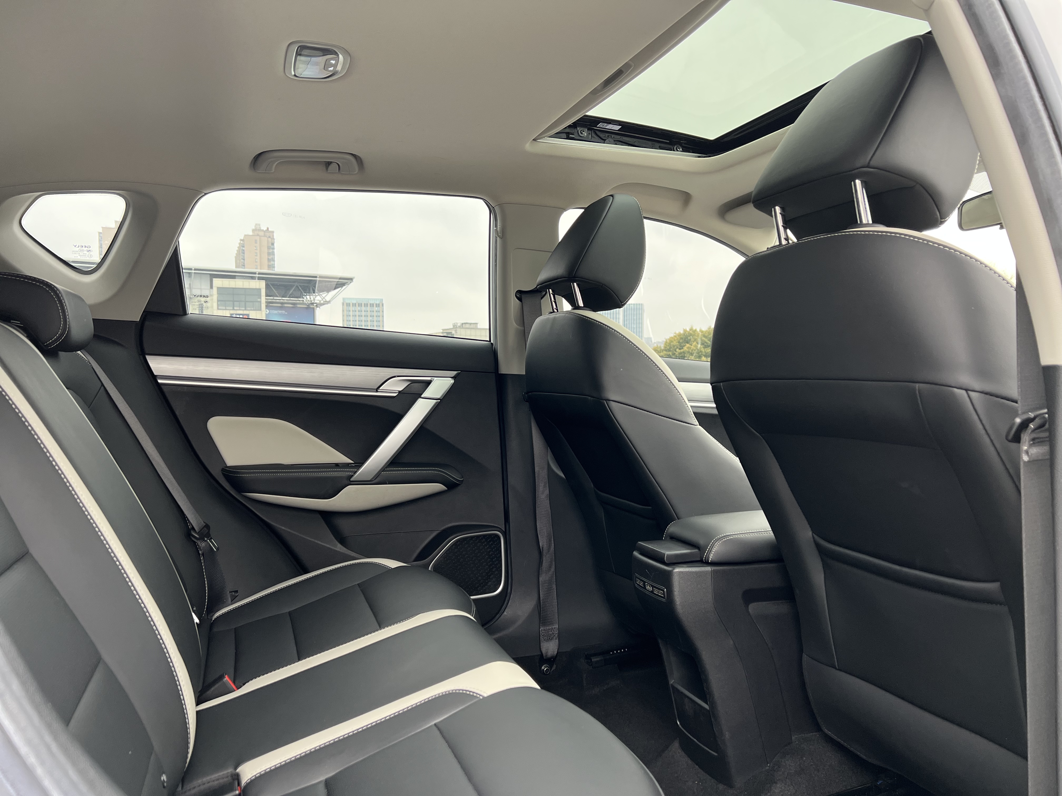 GEELY Coolray 2020 car image #12