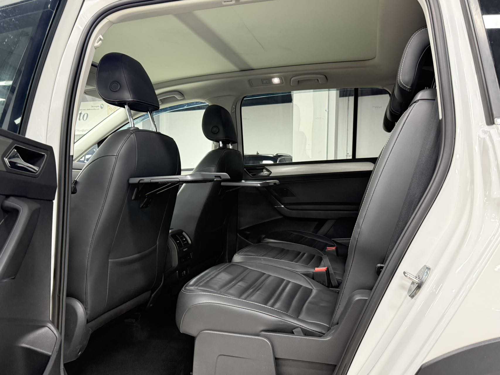 Volkswagen Touran 2022 car image #12