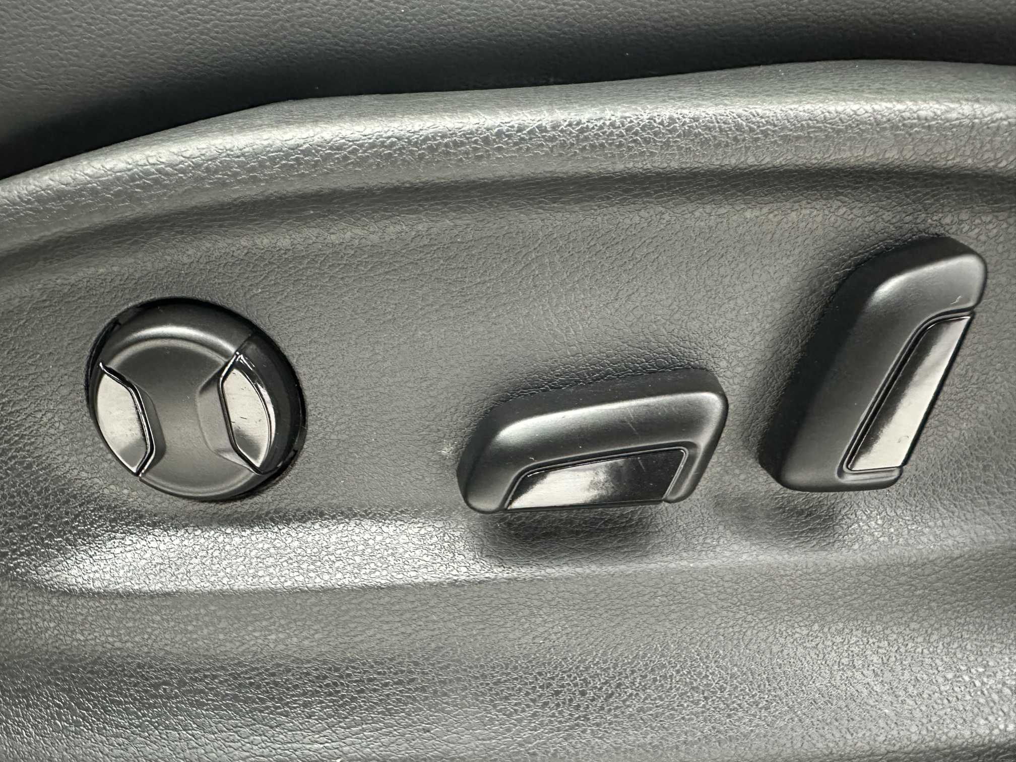 Volkswagen Touran 2021 #12 Volkswagen Touran 2021 car image #12