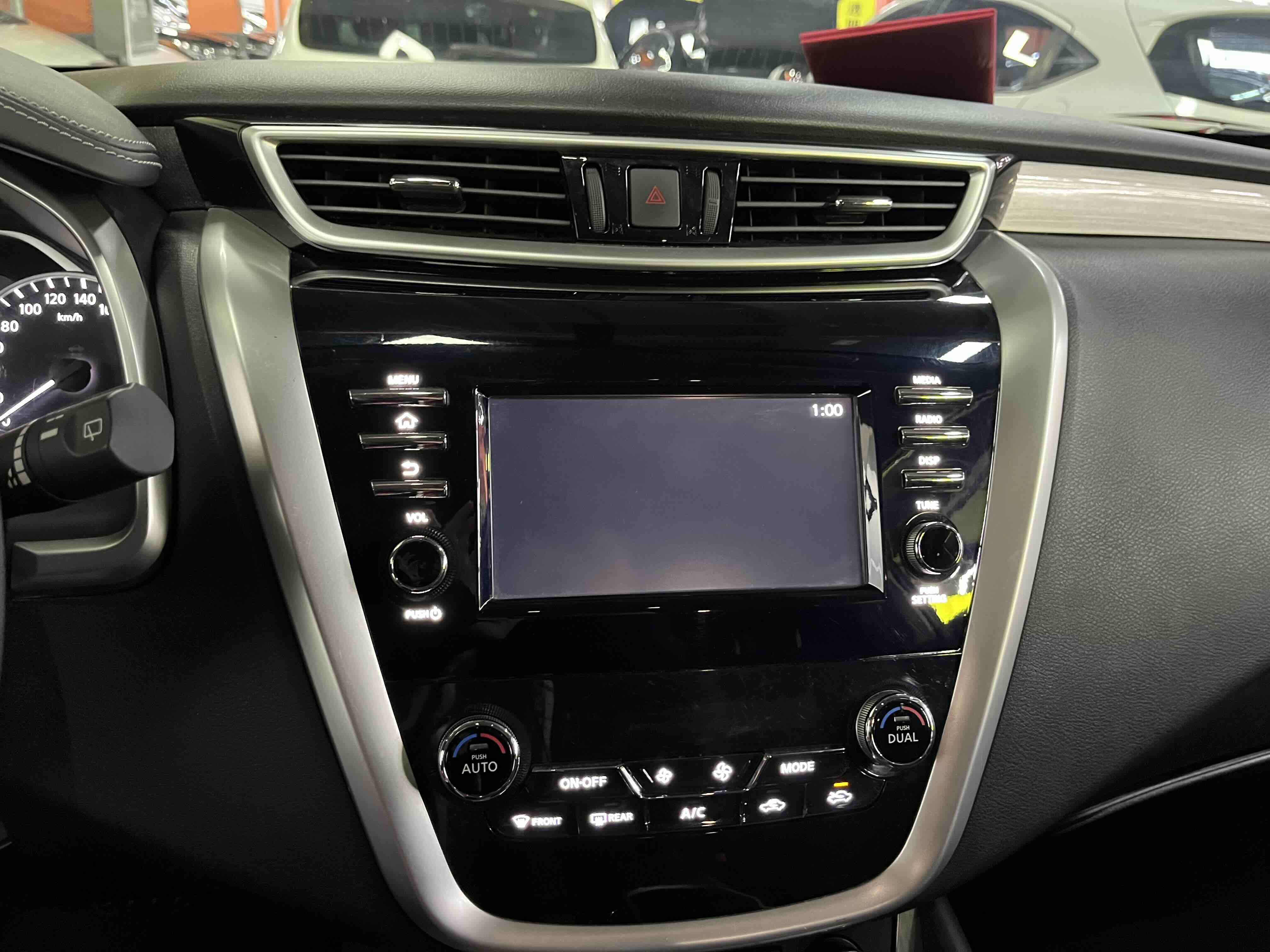 Nissan Murano 2023 image de voiture #12