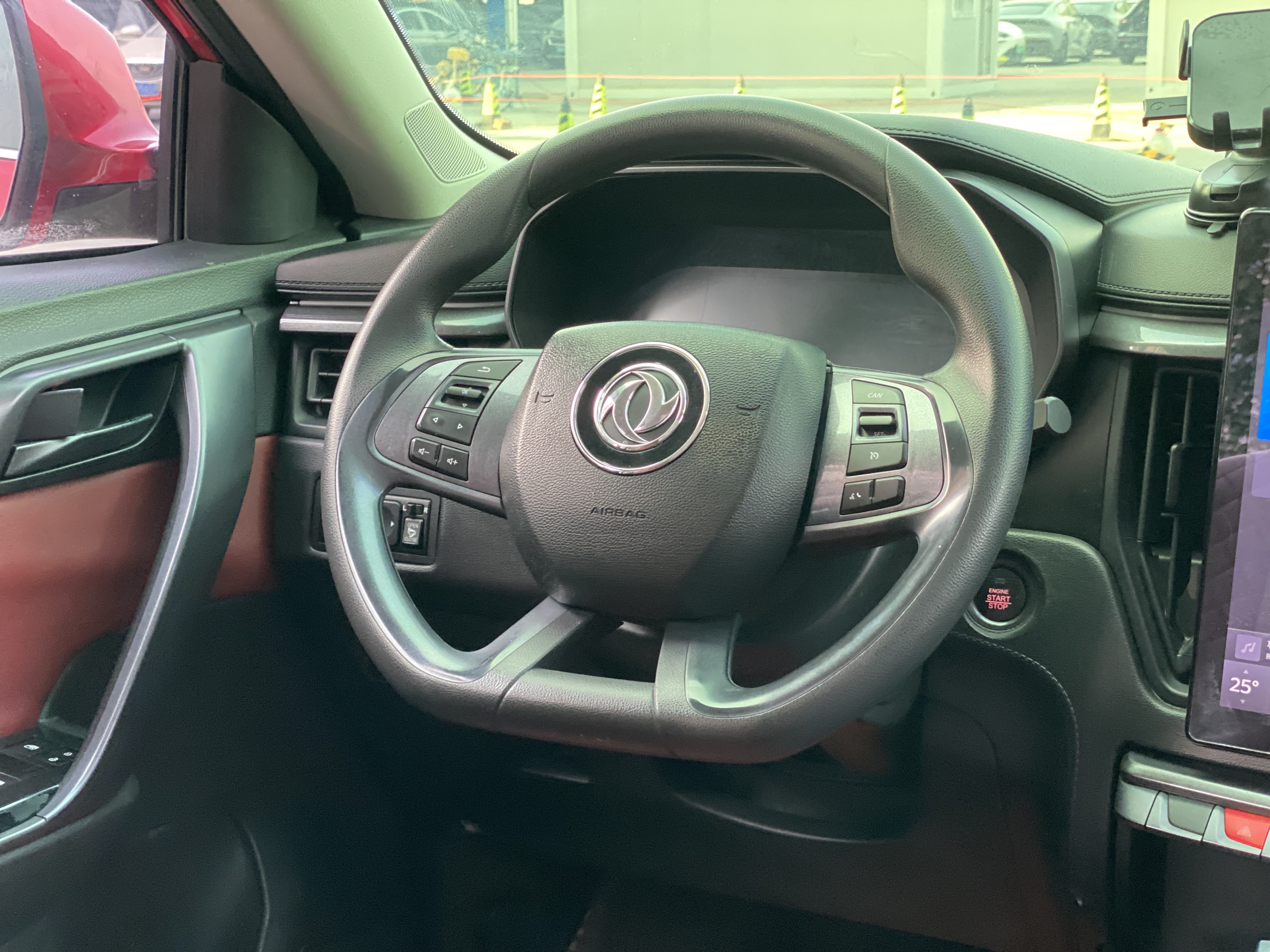 T5 L 2020 car image #12