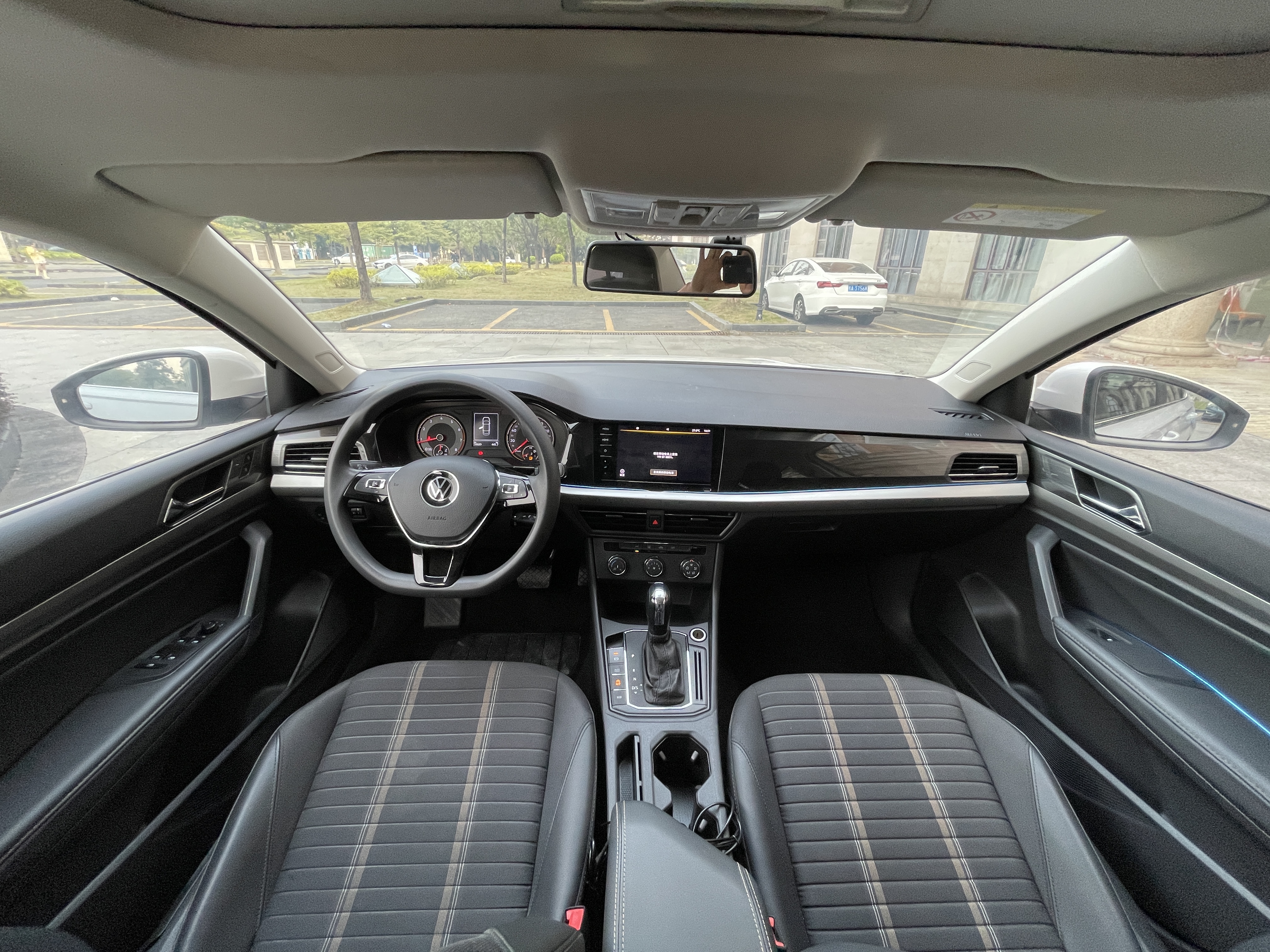 Volkswagen Lavida 2021 car image #12