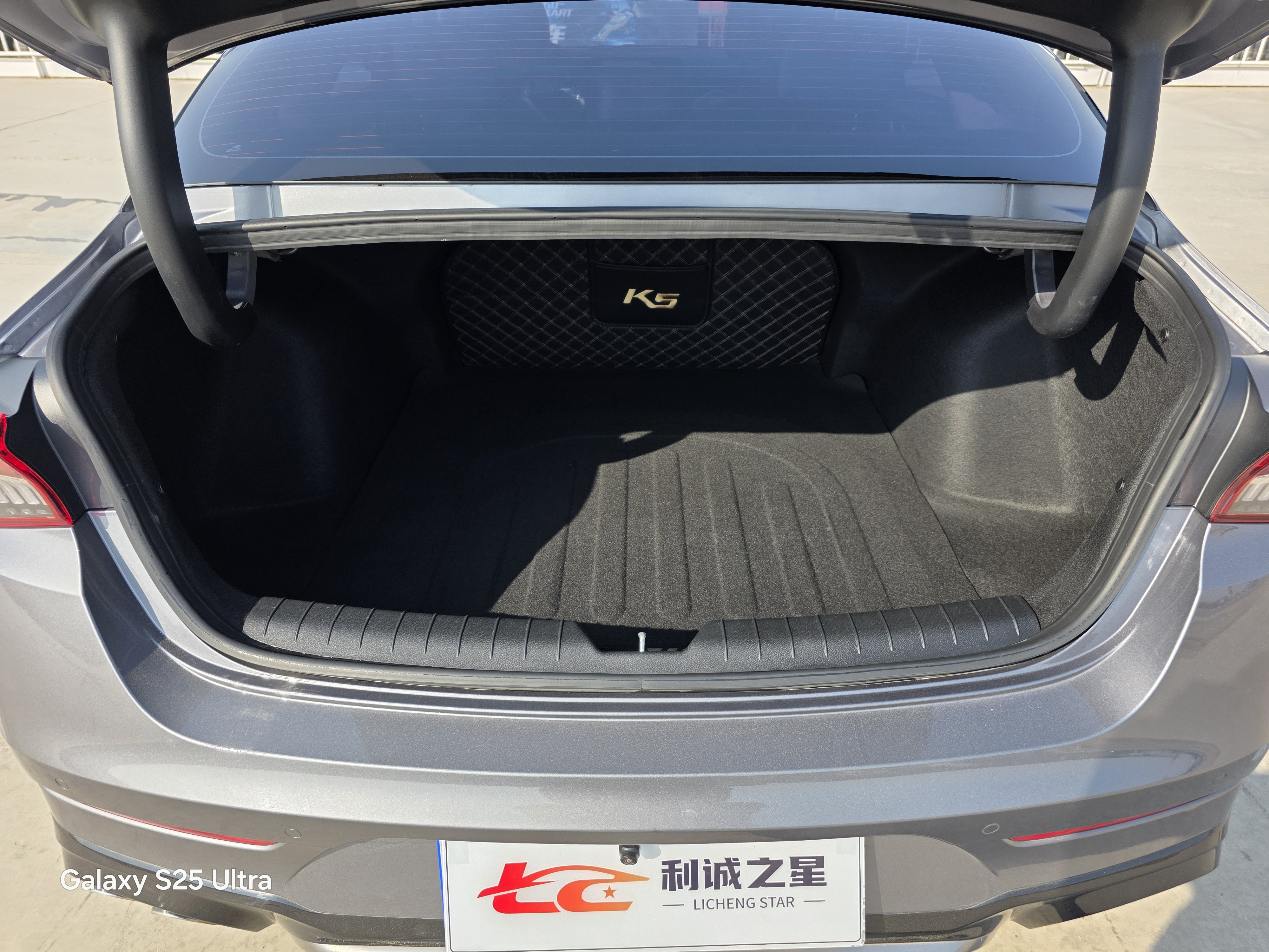 Kia K5 2021 car image #12
