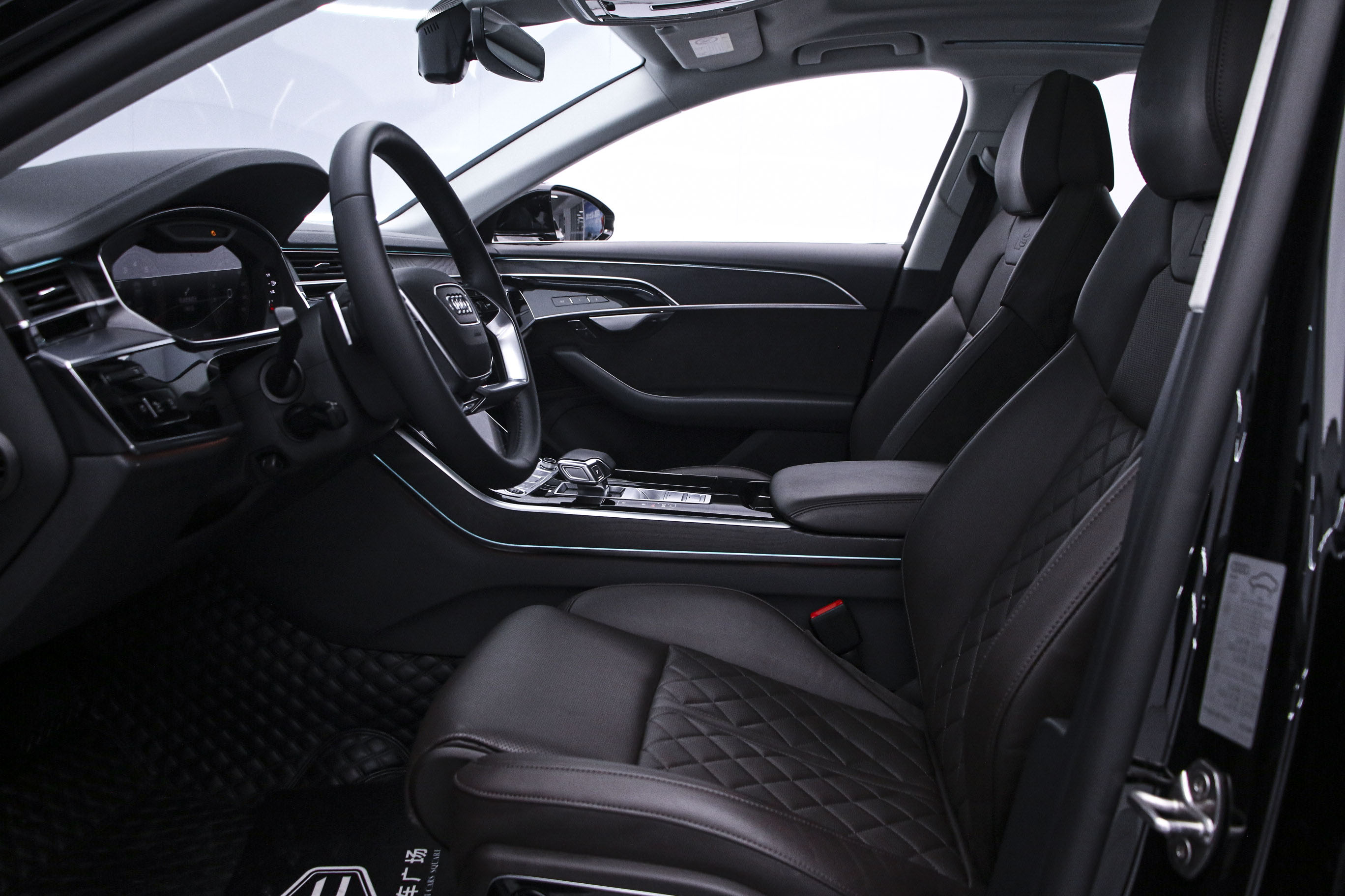 Audi A8 2021 immagine di auto #12