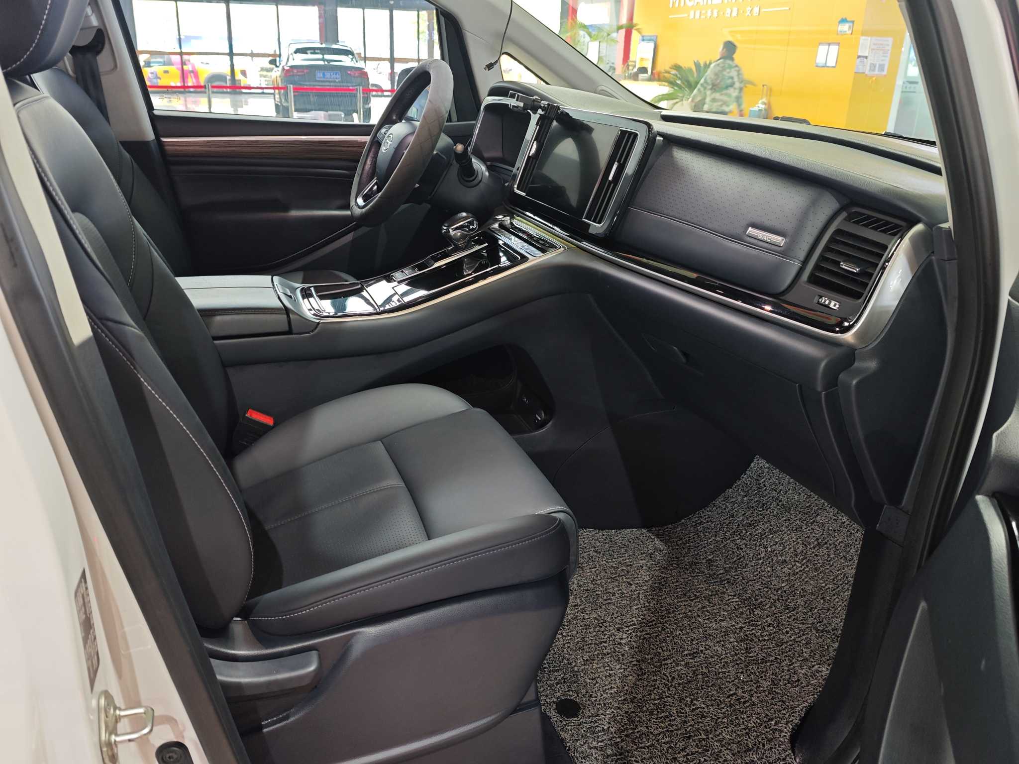 广汽传祺 传祺M8 2022 汽车图片 #12