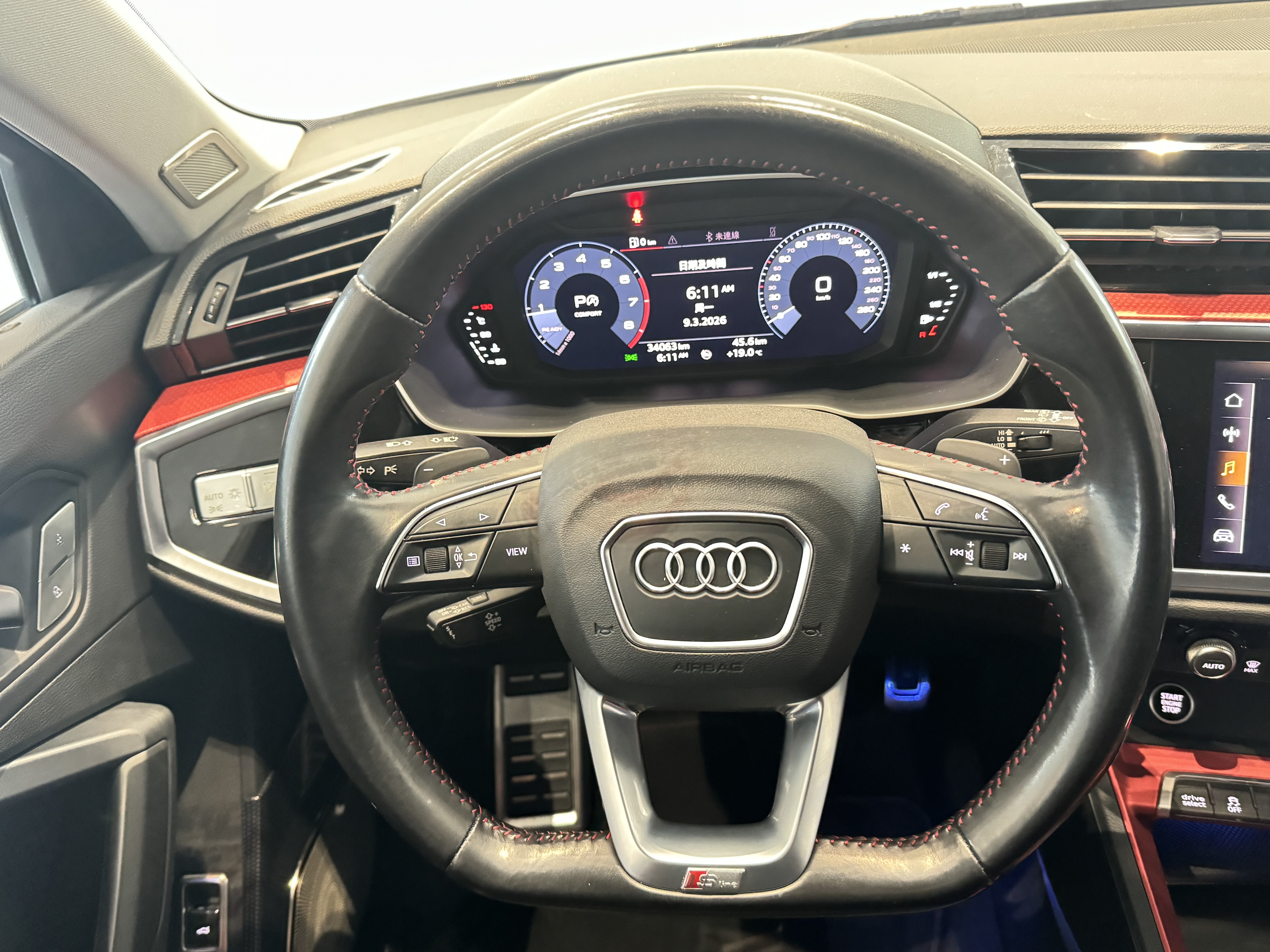 Audi Q3 2021 car image #12