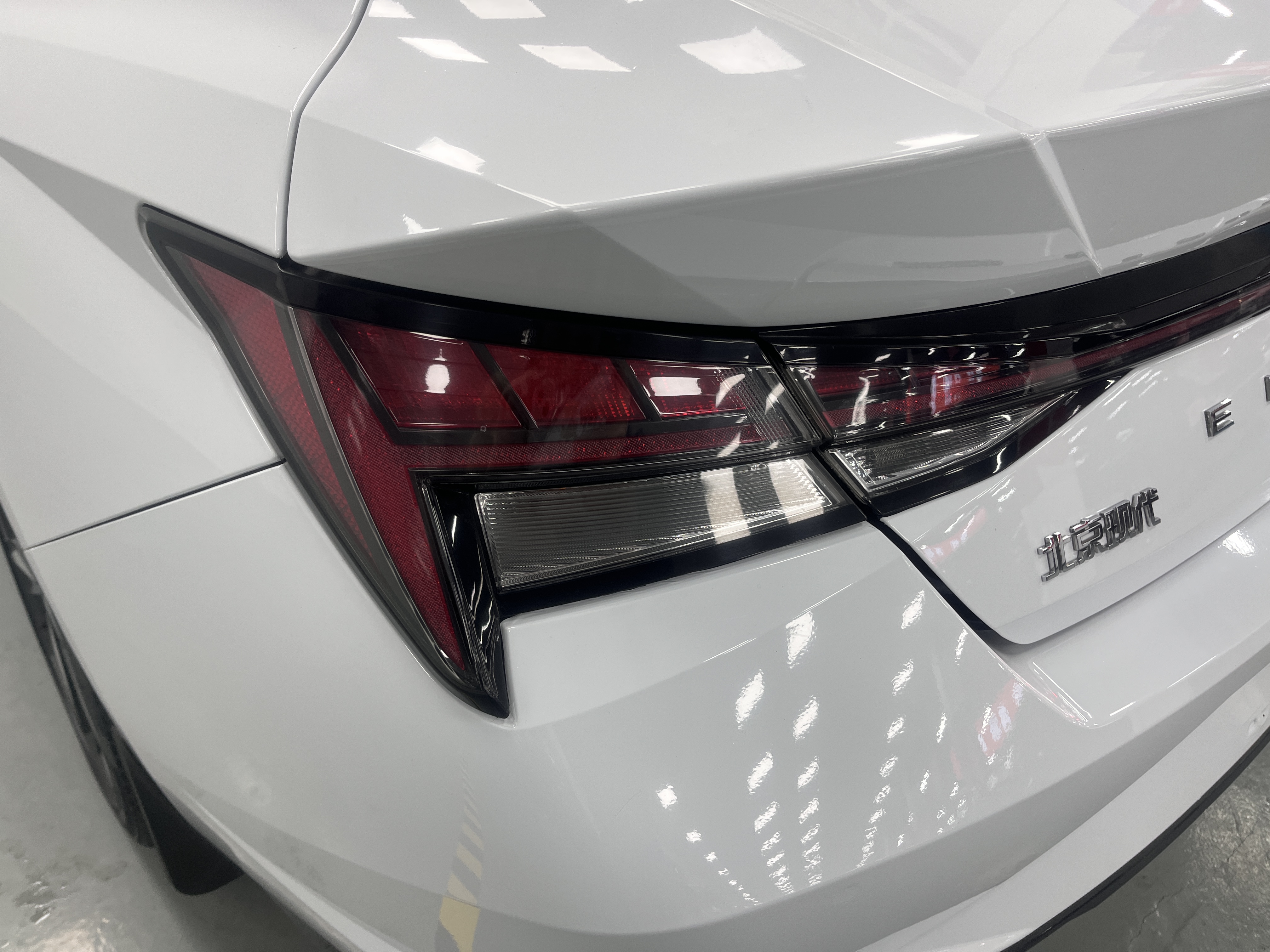 Hyundai Elantra 2021 immagine di auto #12