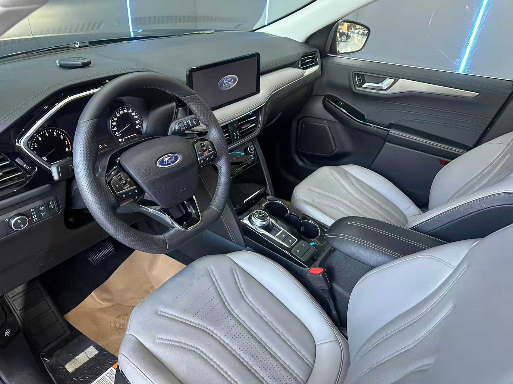 Ford Escape 2023 immagine di auto #12