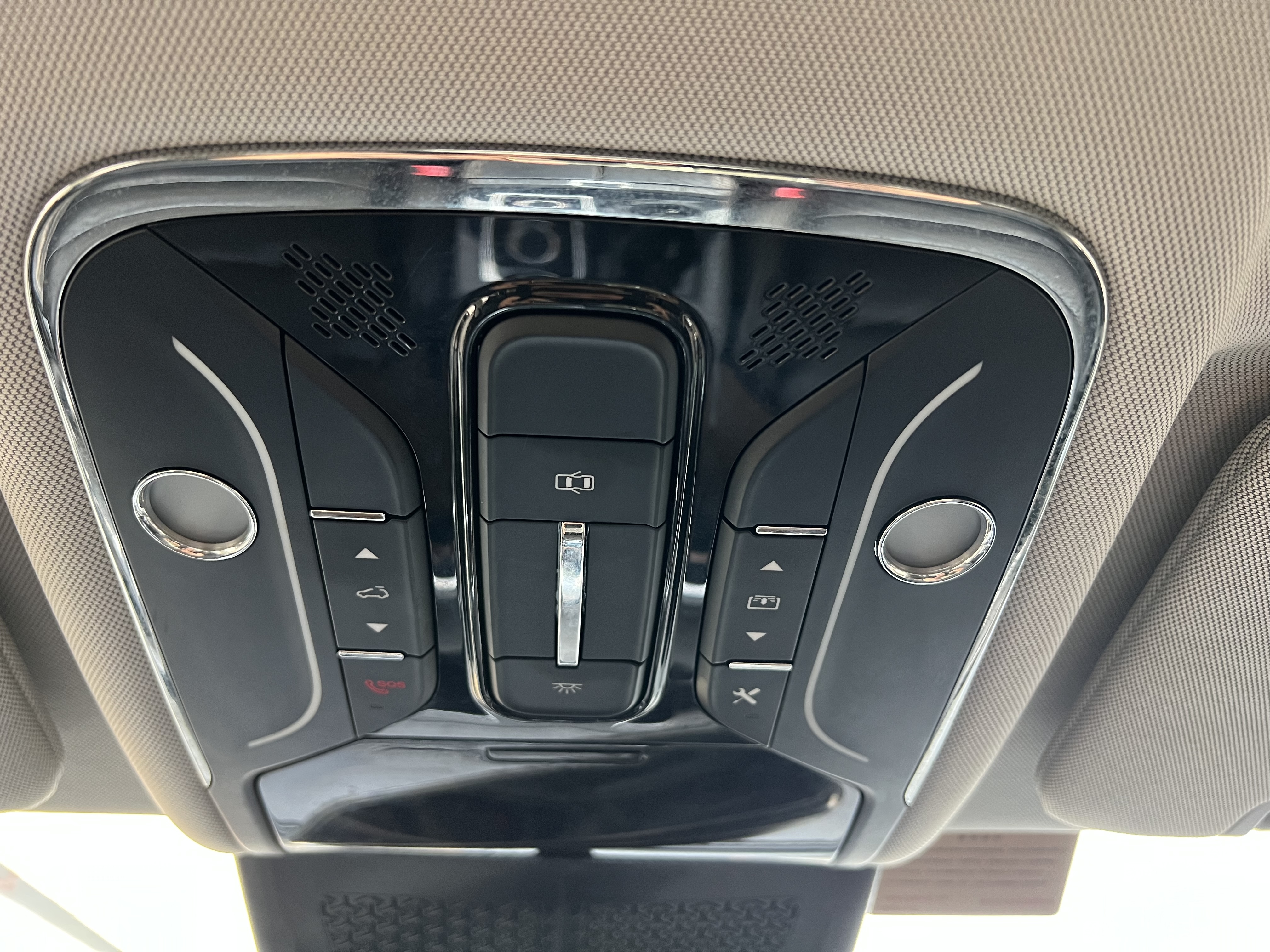 X70 PLUS 2021 #12 X70 PLUS 2021 car image #12