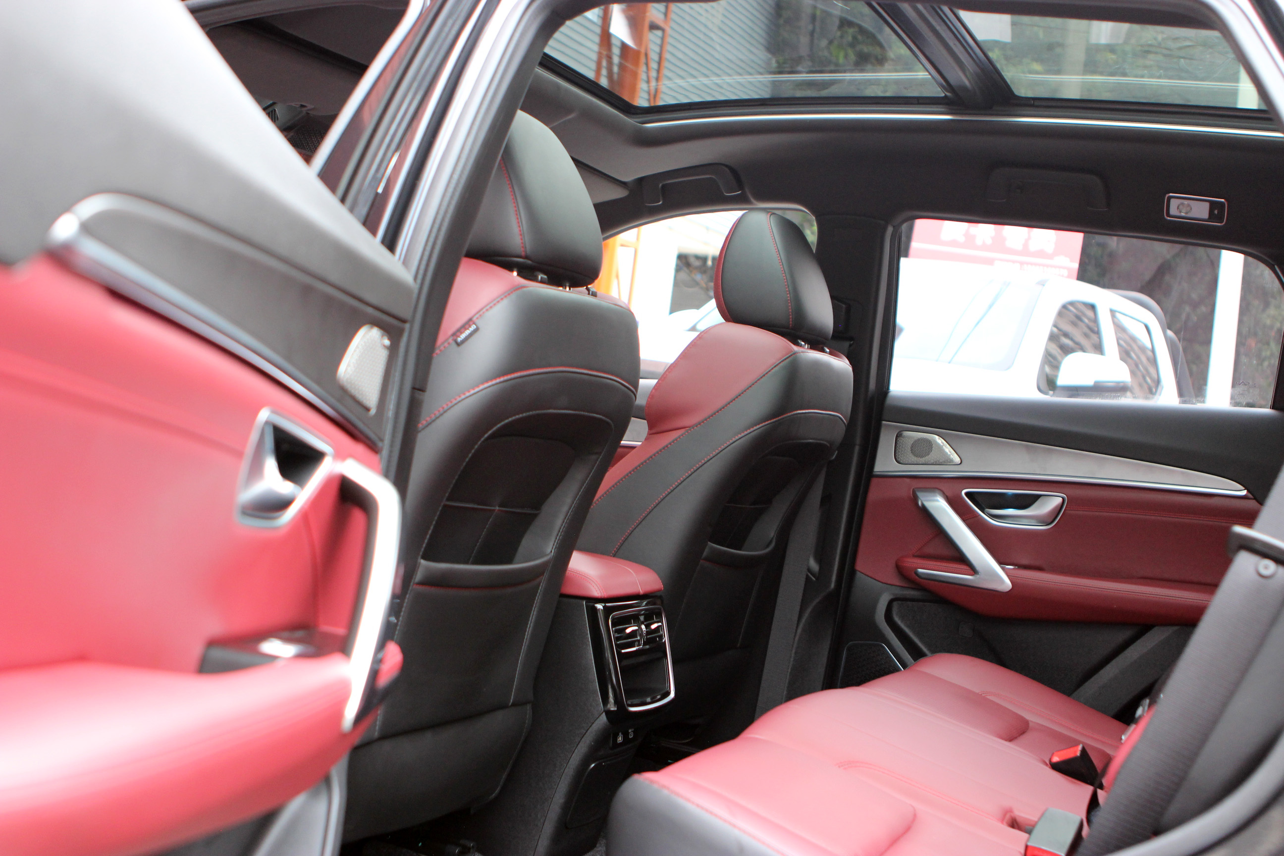 X70 PLUS 2021 car image #12