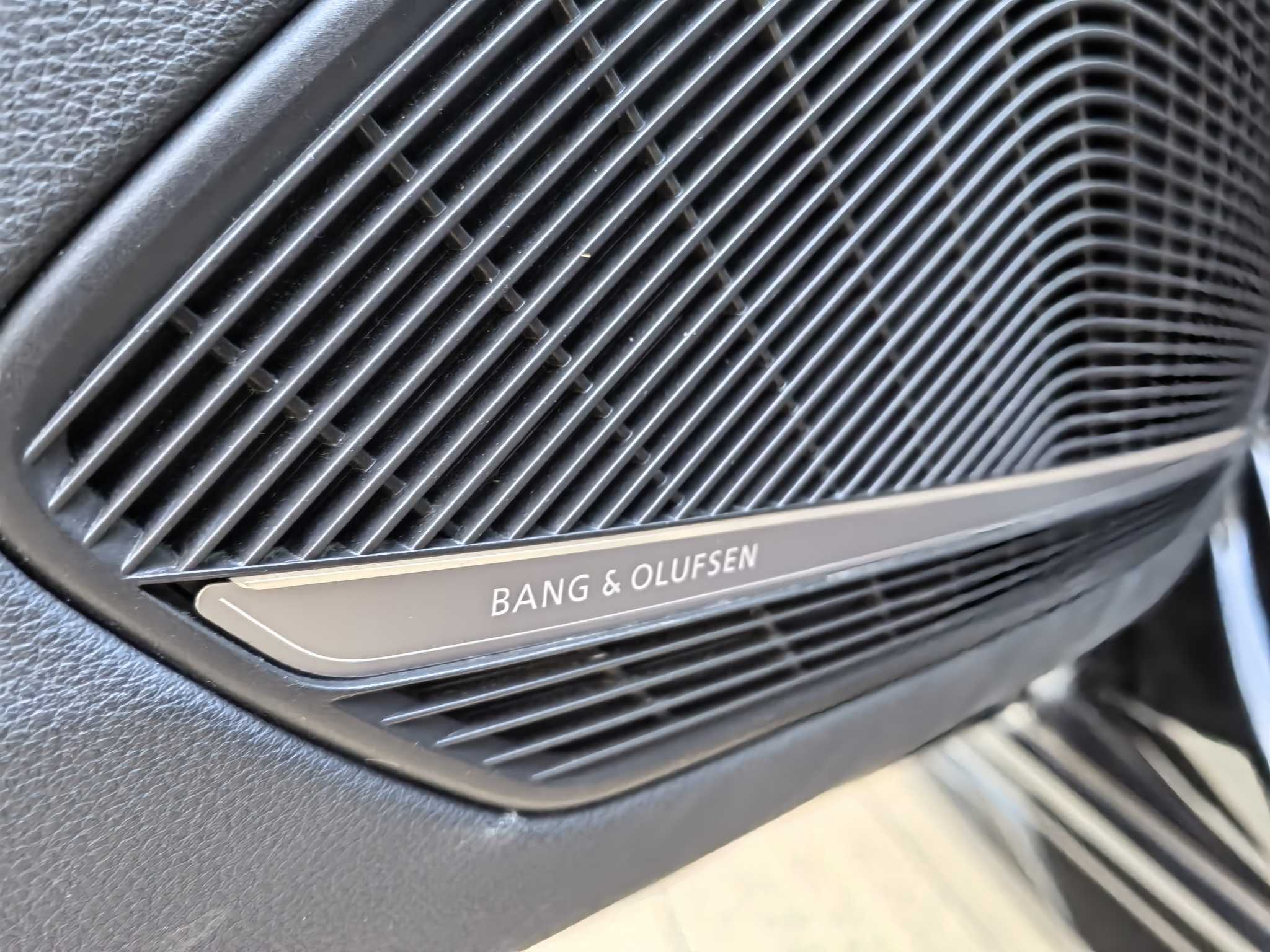 Audi RS 4 2021 car image #12