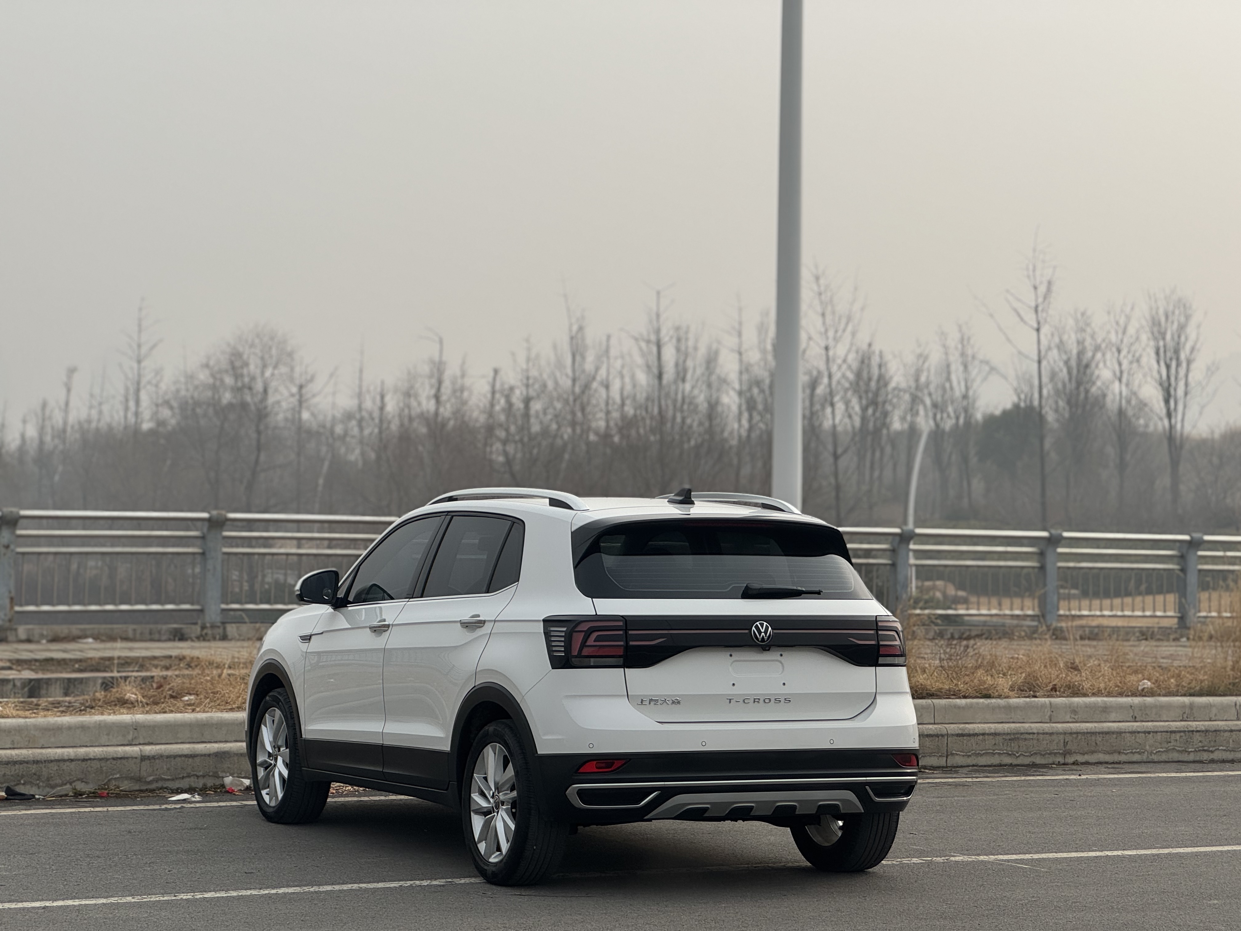 Volkswagen T-Cross 2021 car image #12