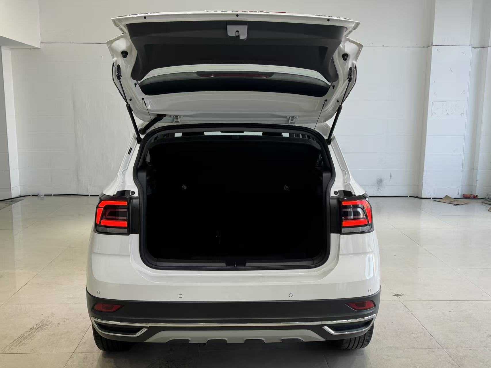 Volkswagen T-Cross 2021 car image #12