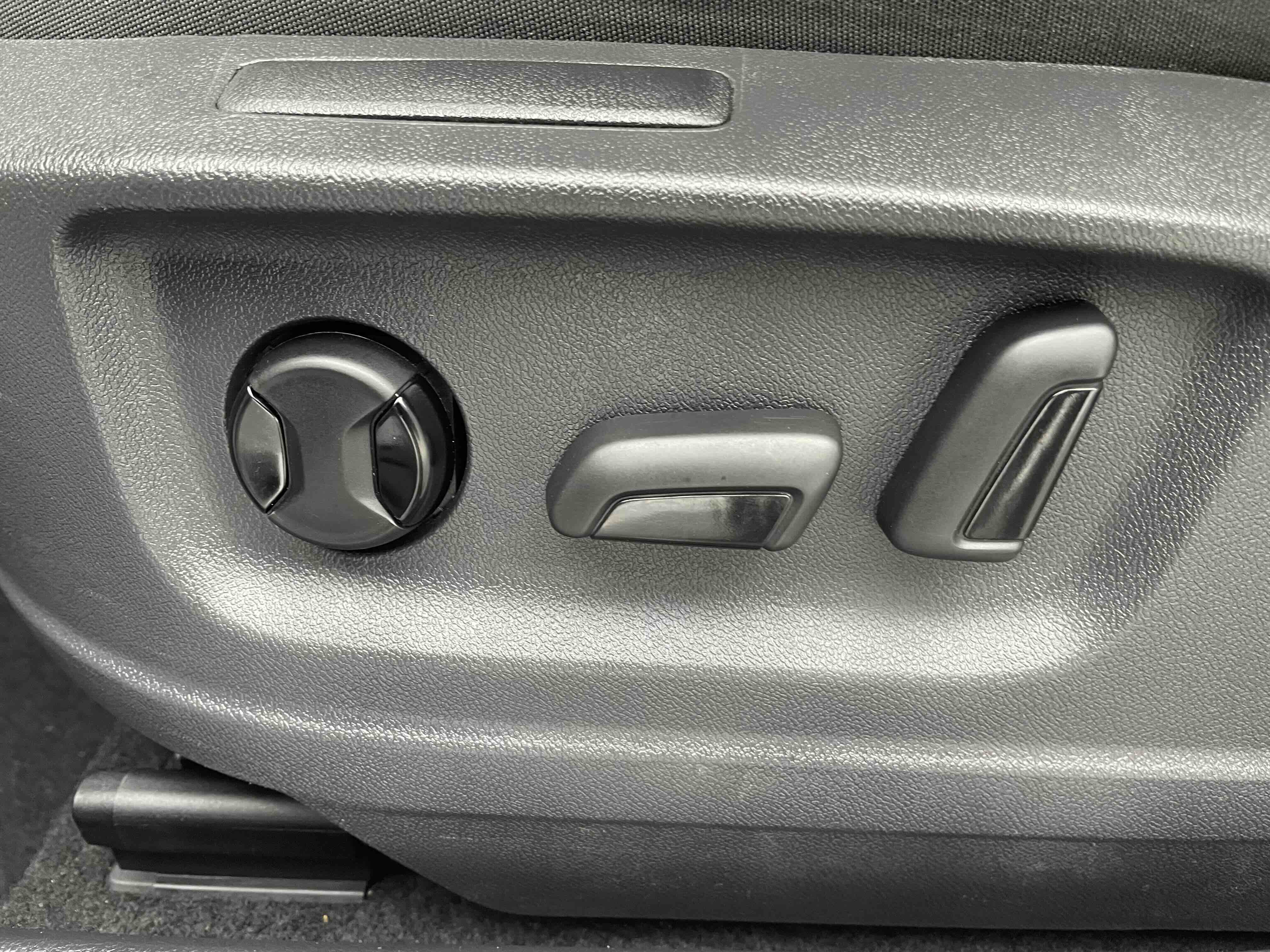 Skoda Karoq 2021 изображение автомобиля #12