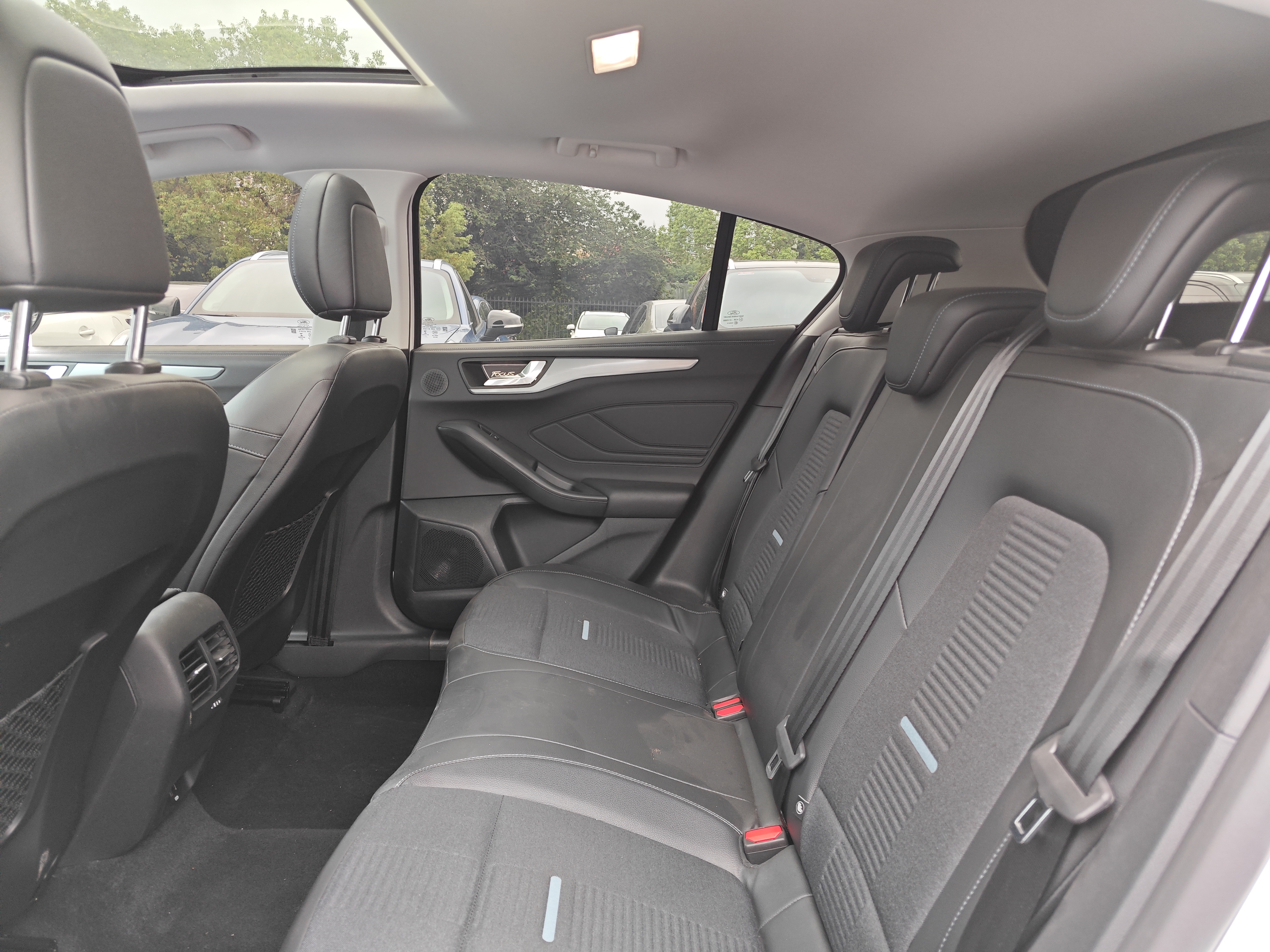 Ford Focus Active 2022 #12 Ford Focus Active 2022 صورة سيارة #12