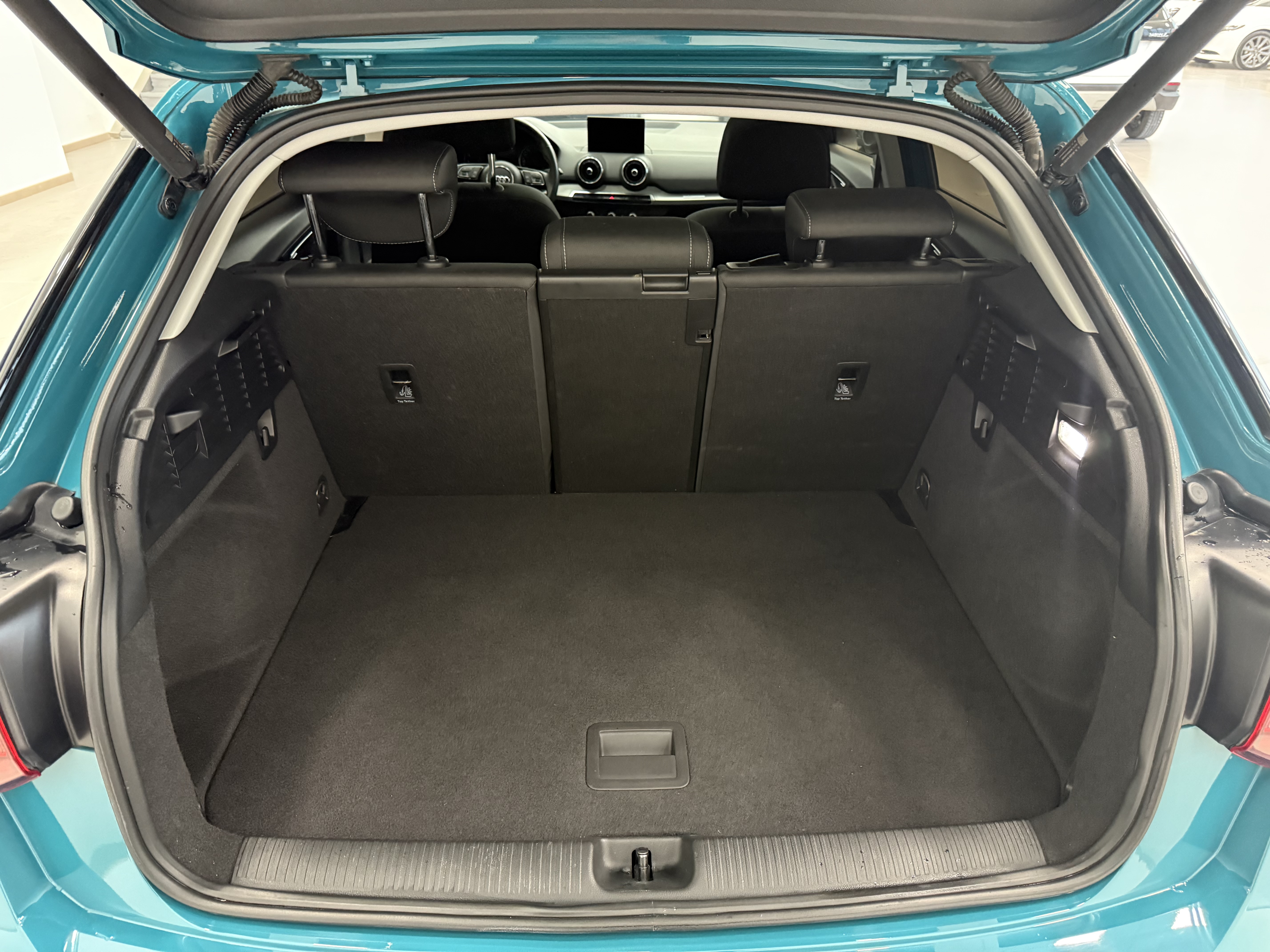 Audi Q2L 2021 #12 Audi Q2L 2021 car image #12