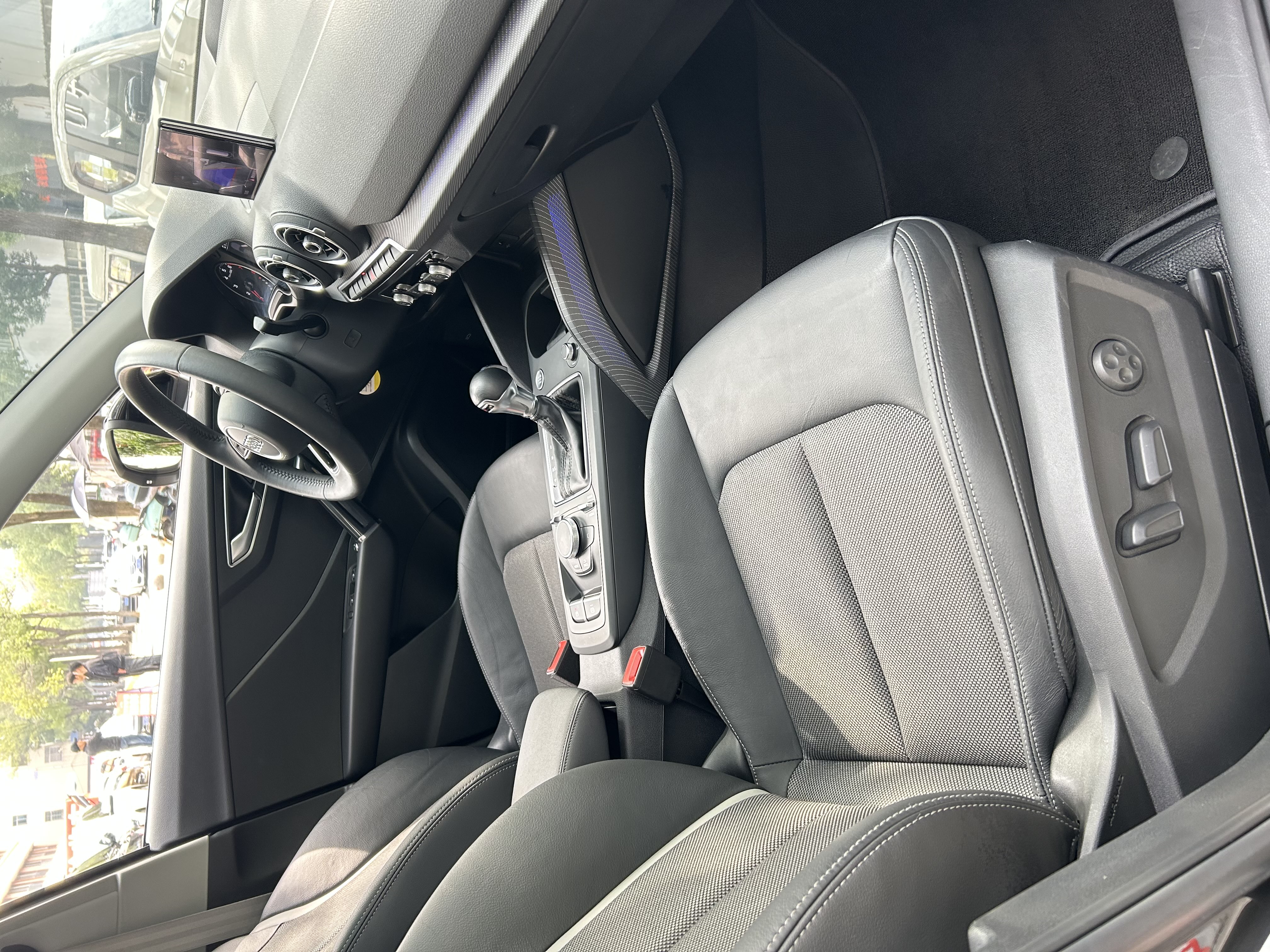 Audi Q2L 2021 car image #12