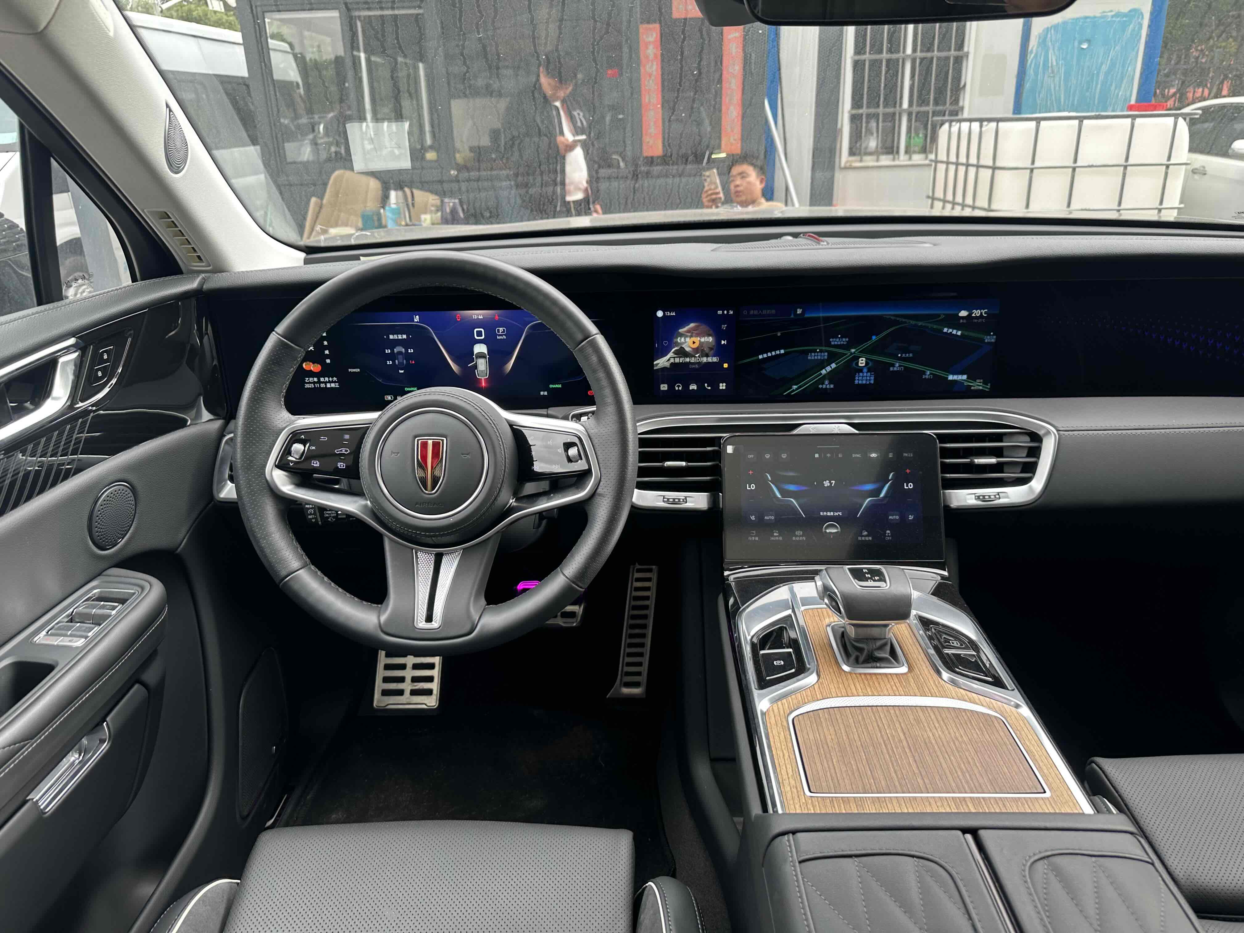 HongQi E-HS9 2023 immagine di auto #12