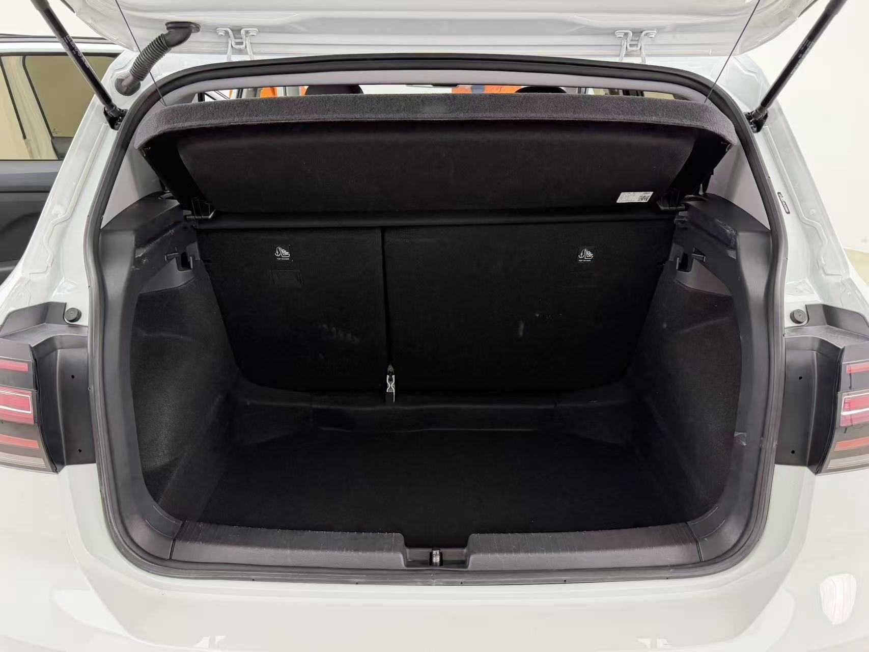 Volkswagen Tacqua 2021 car image #12