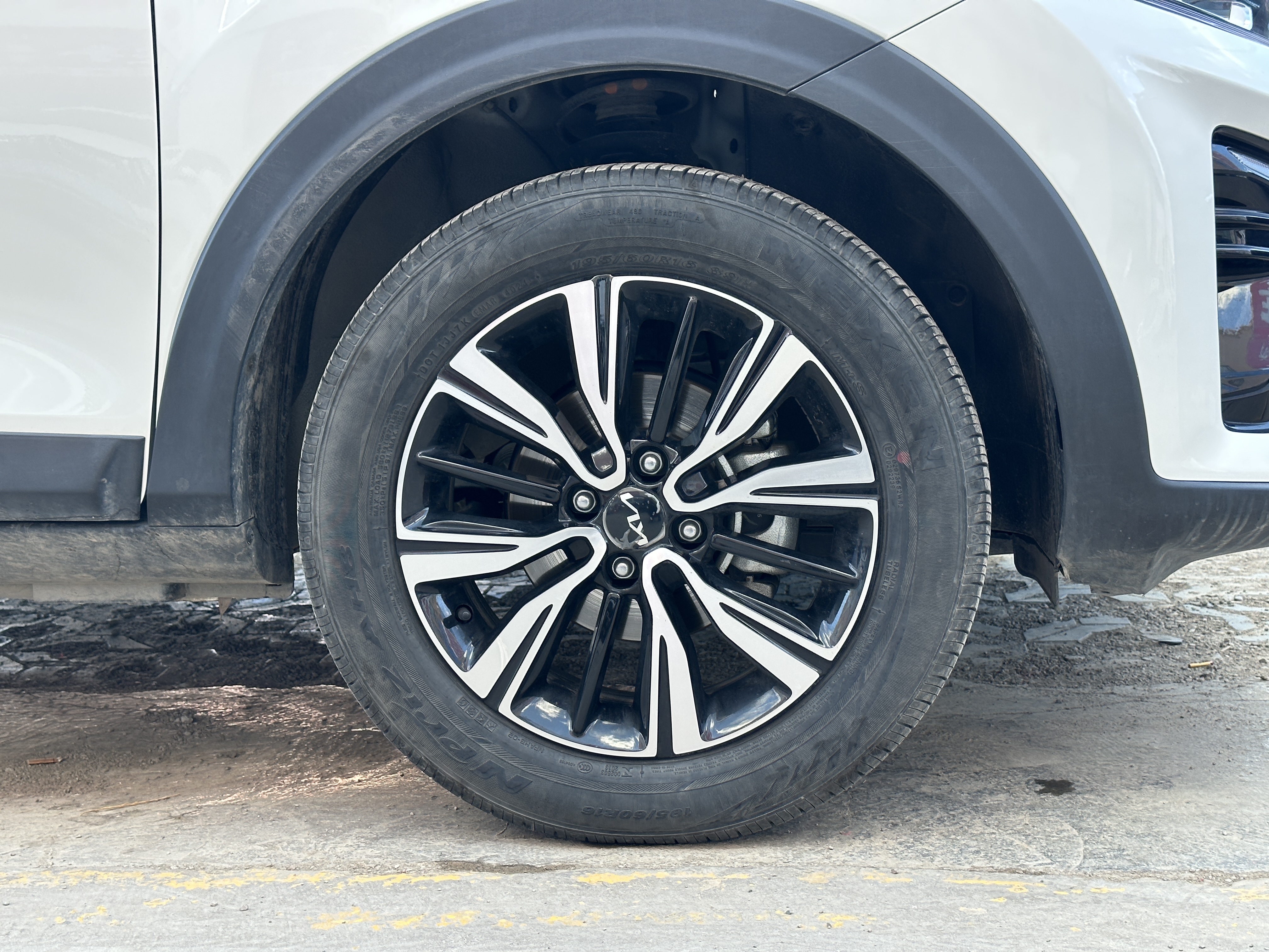 Kia KX1 2025 car image #12