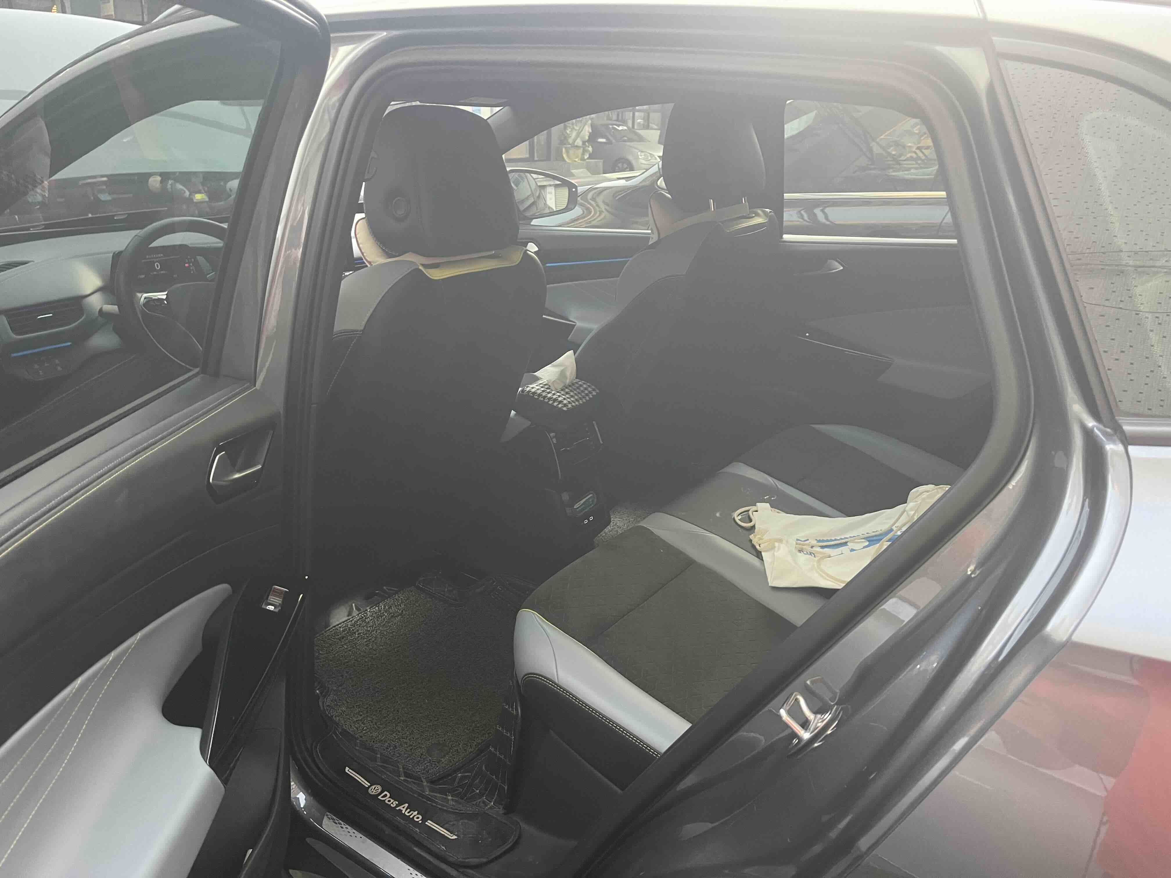 Volkswagen ID.4 X 2022 immagine di auto #12