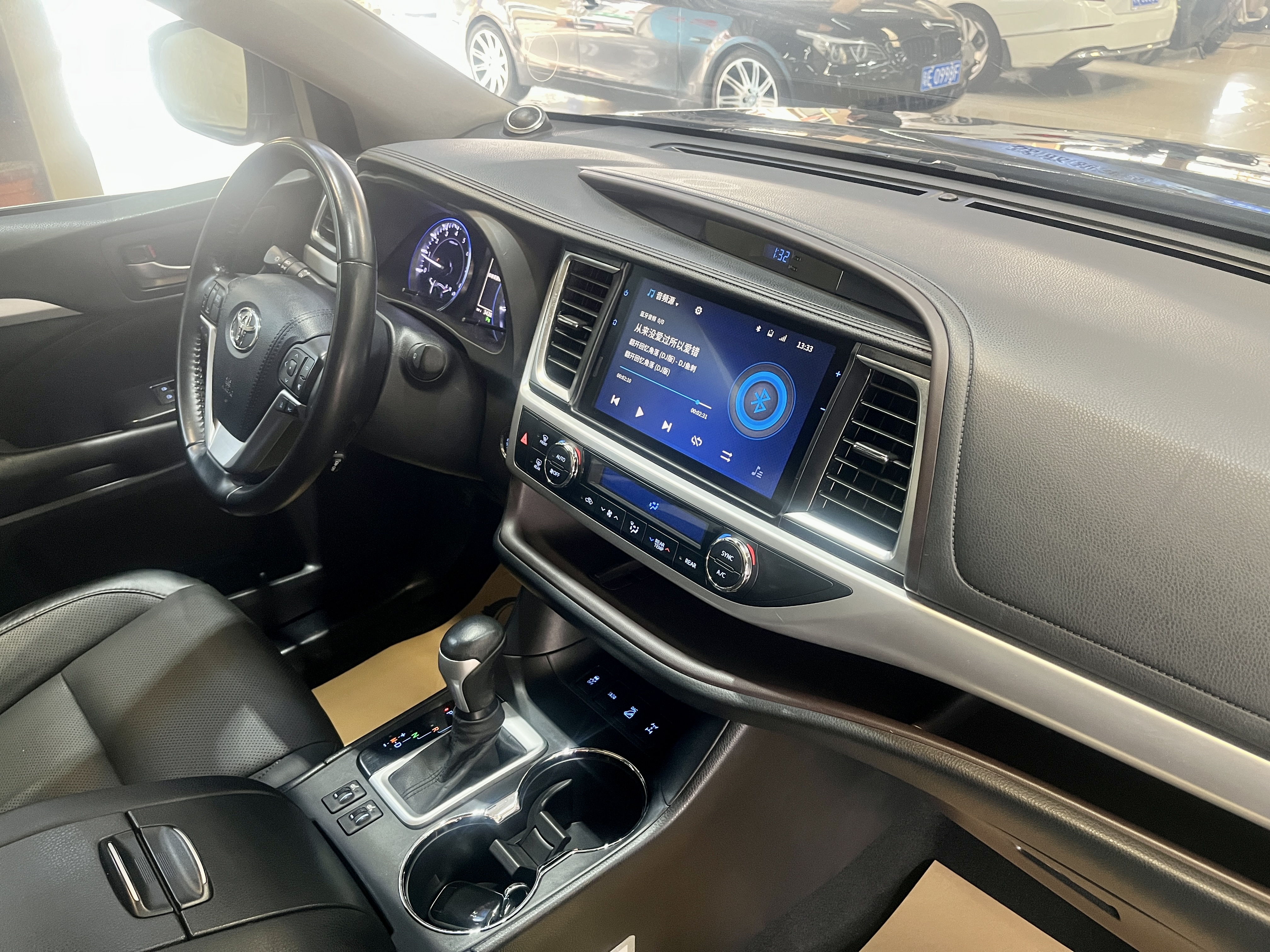 Toyota Highlander 2021 car image #12