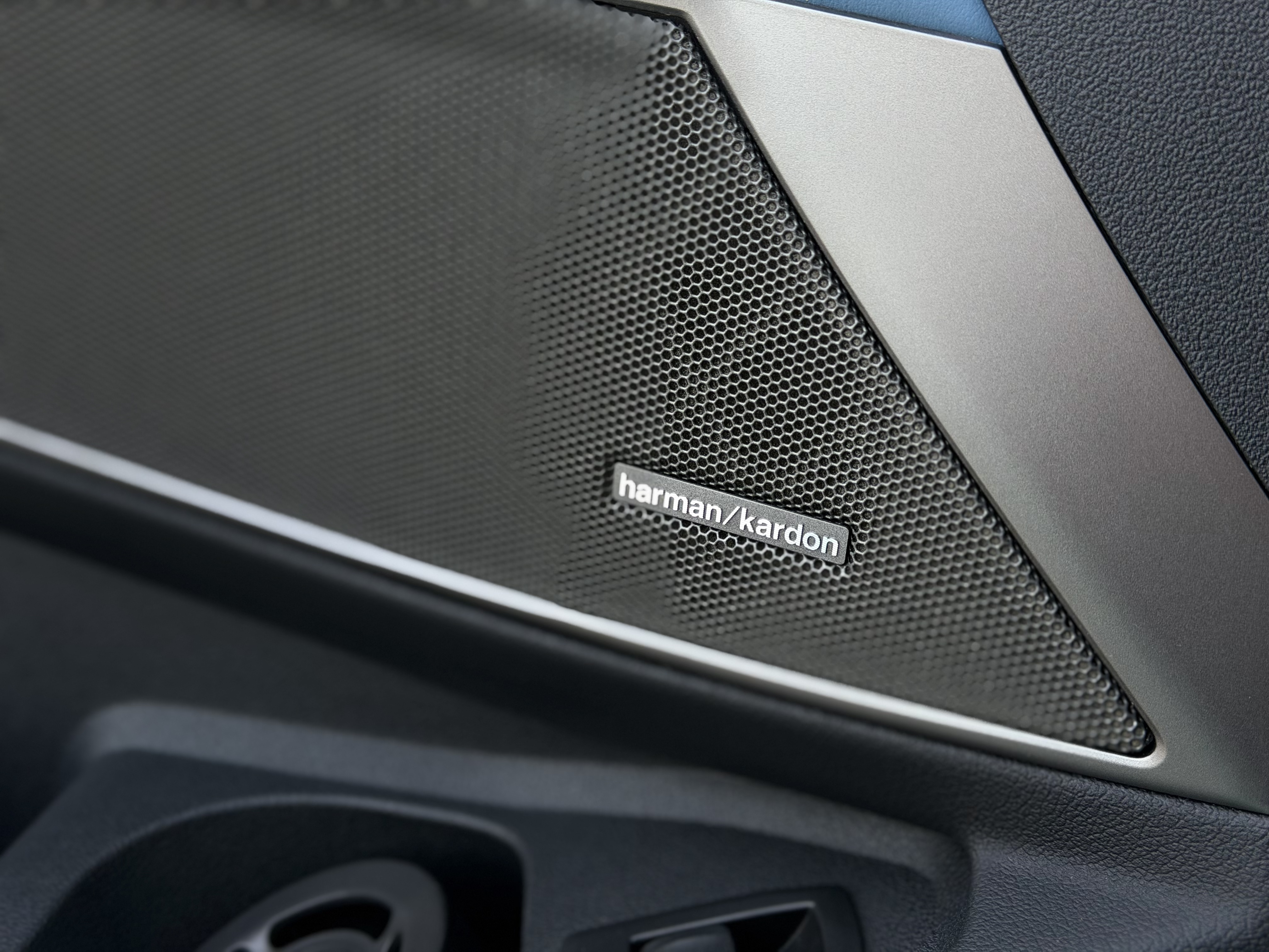 BMW M3 2022 car image #12