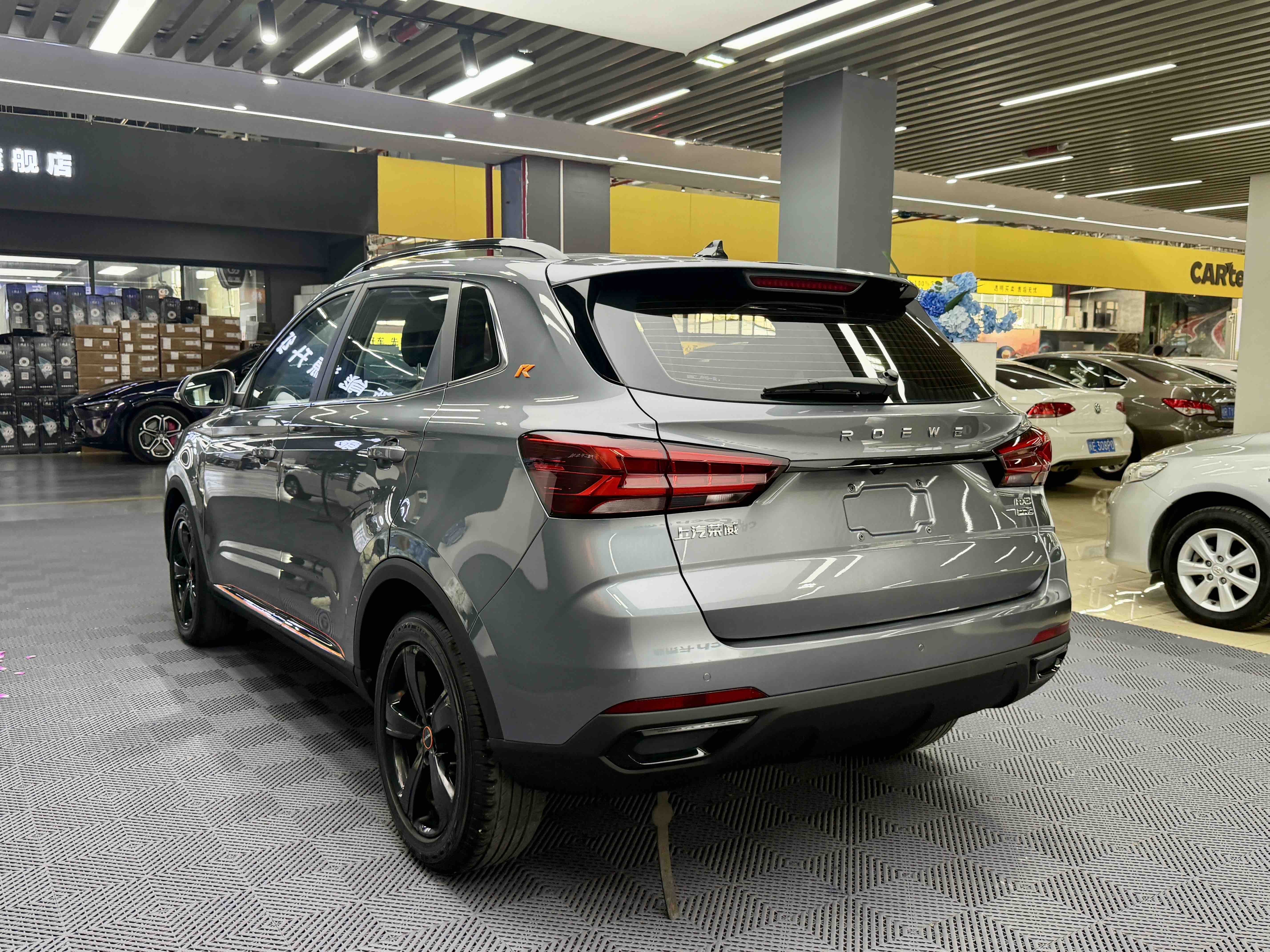 Roewe RX3 2021 car image #12