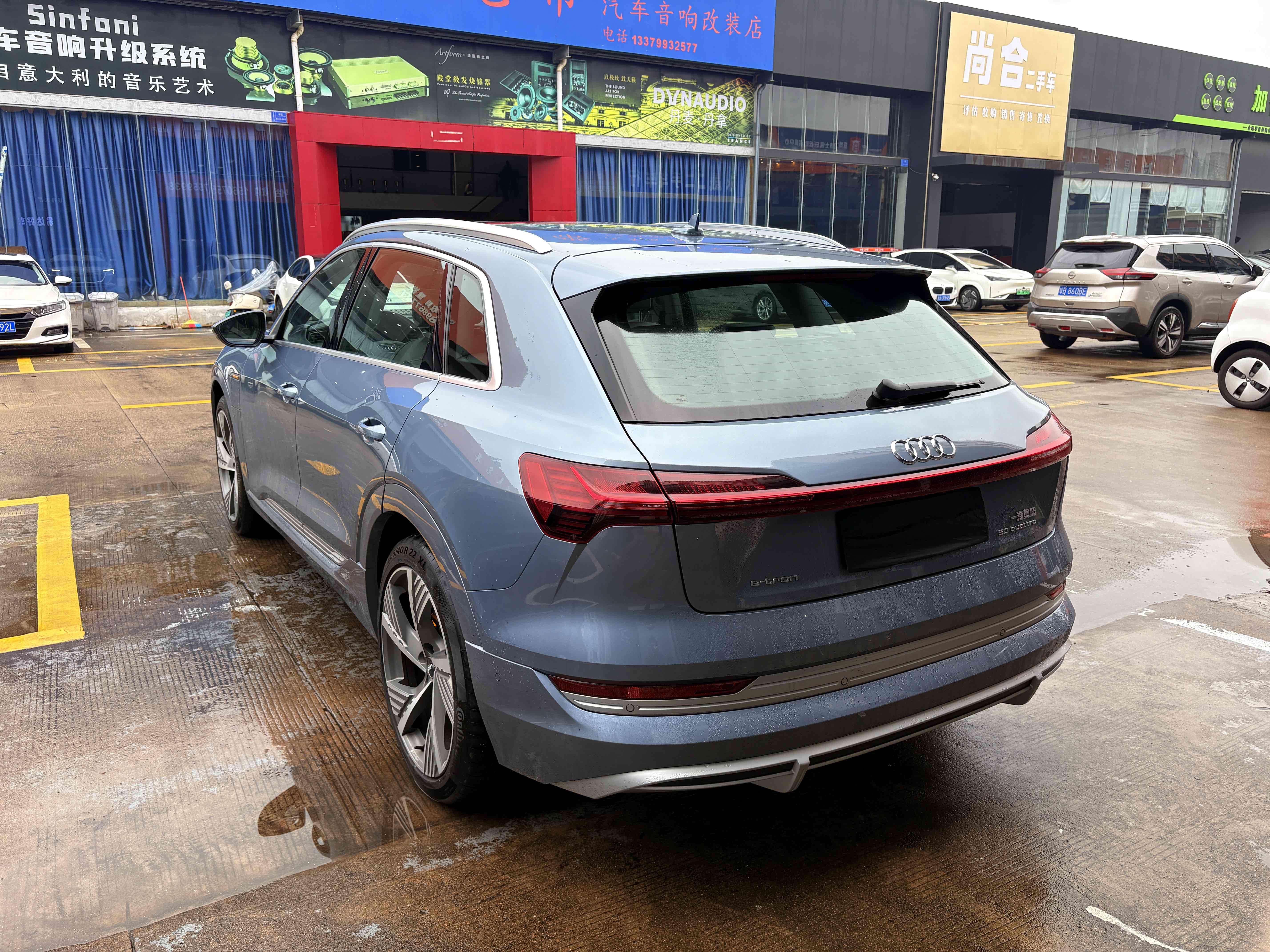 Audi e-tron 2021 изображение автомобиля #12