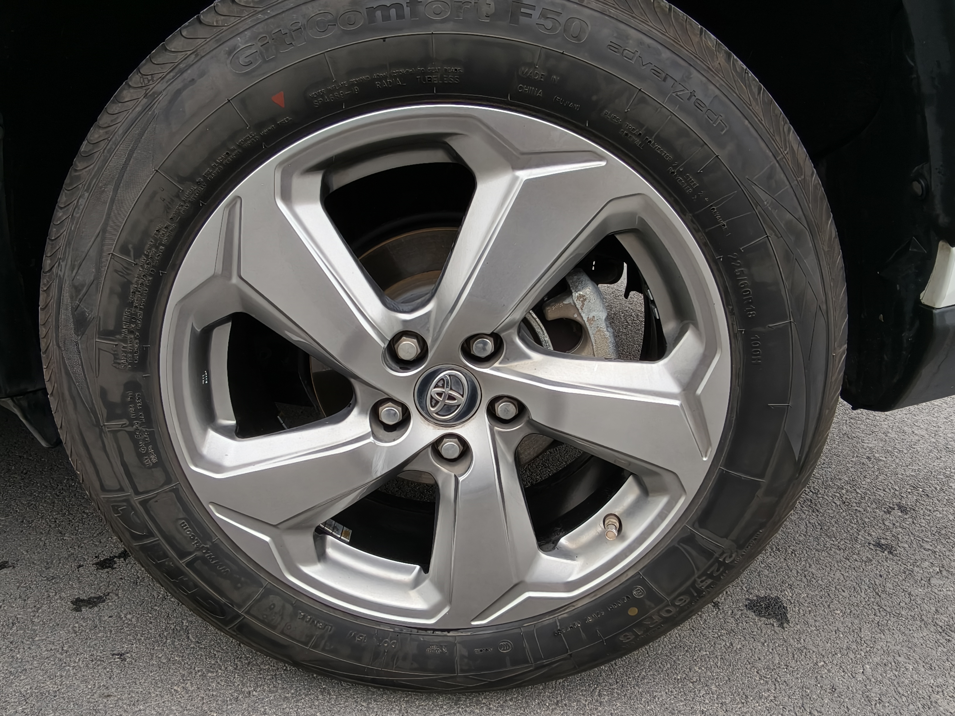 Toyota RAV4 2021 car image #12
