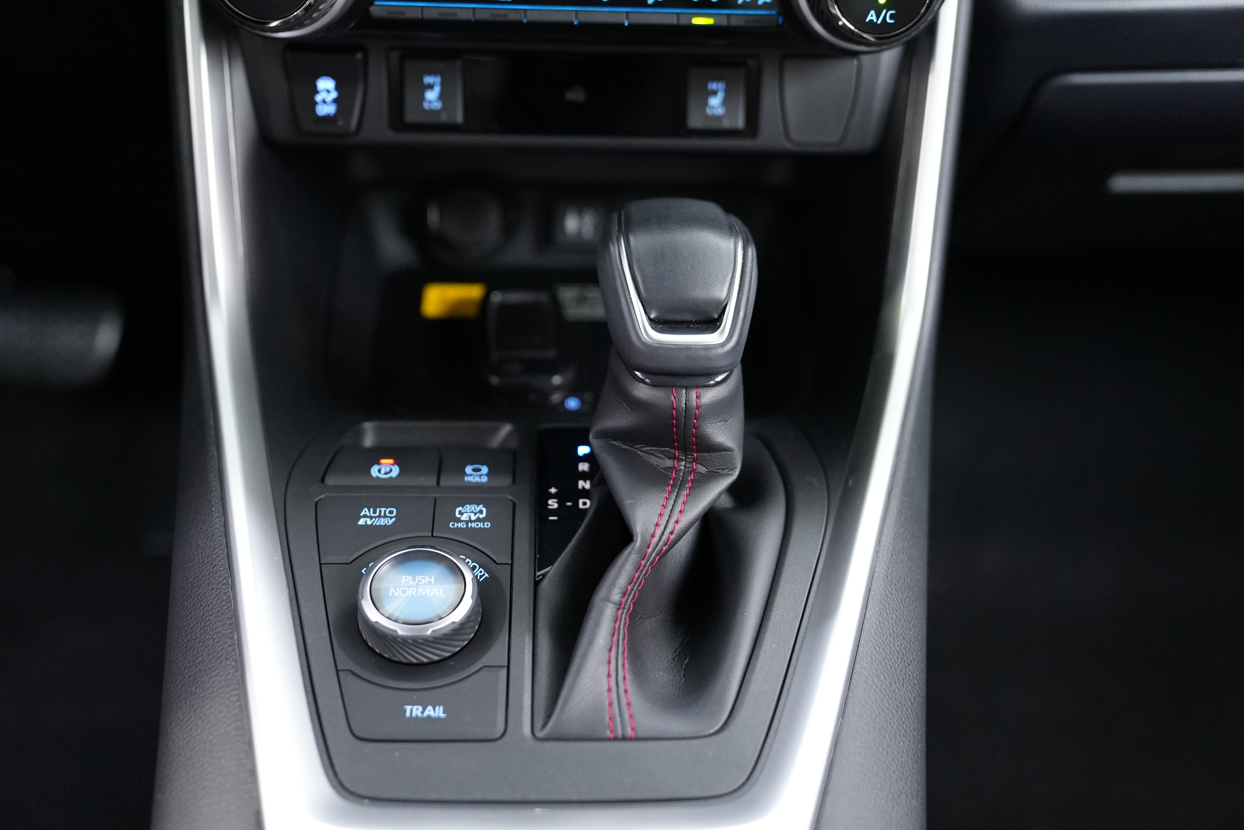 Toyota RAV4 Hybird E+ 2021 immagine di auto #12