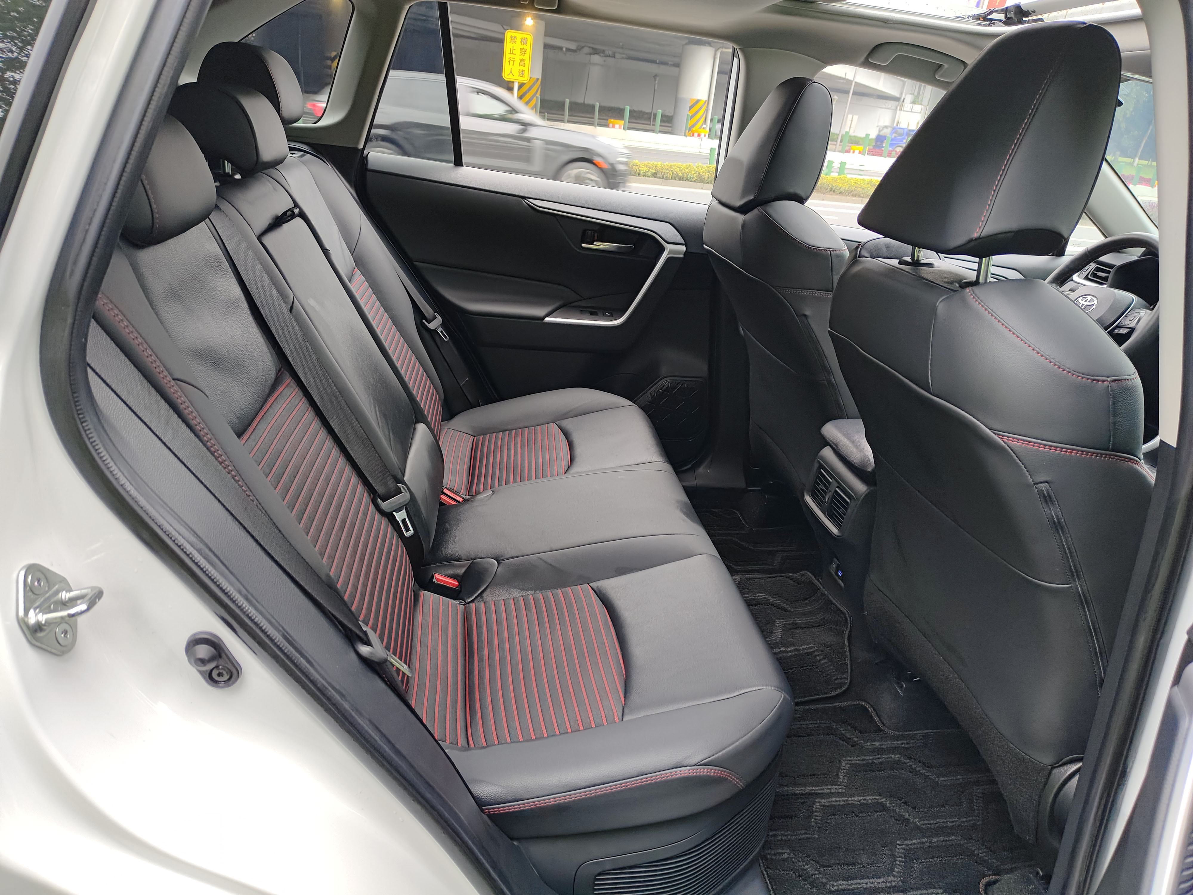 Toyota RAV4 Hybird E+ 2021 #12 Toyota RAV4 Hybird E+ 2021 immagine di auto #12