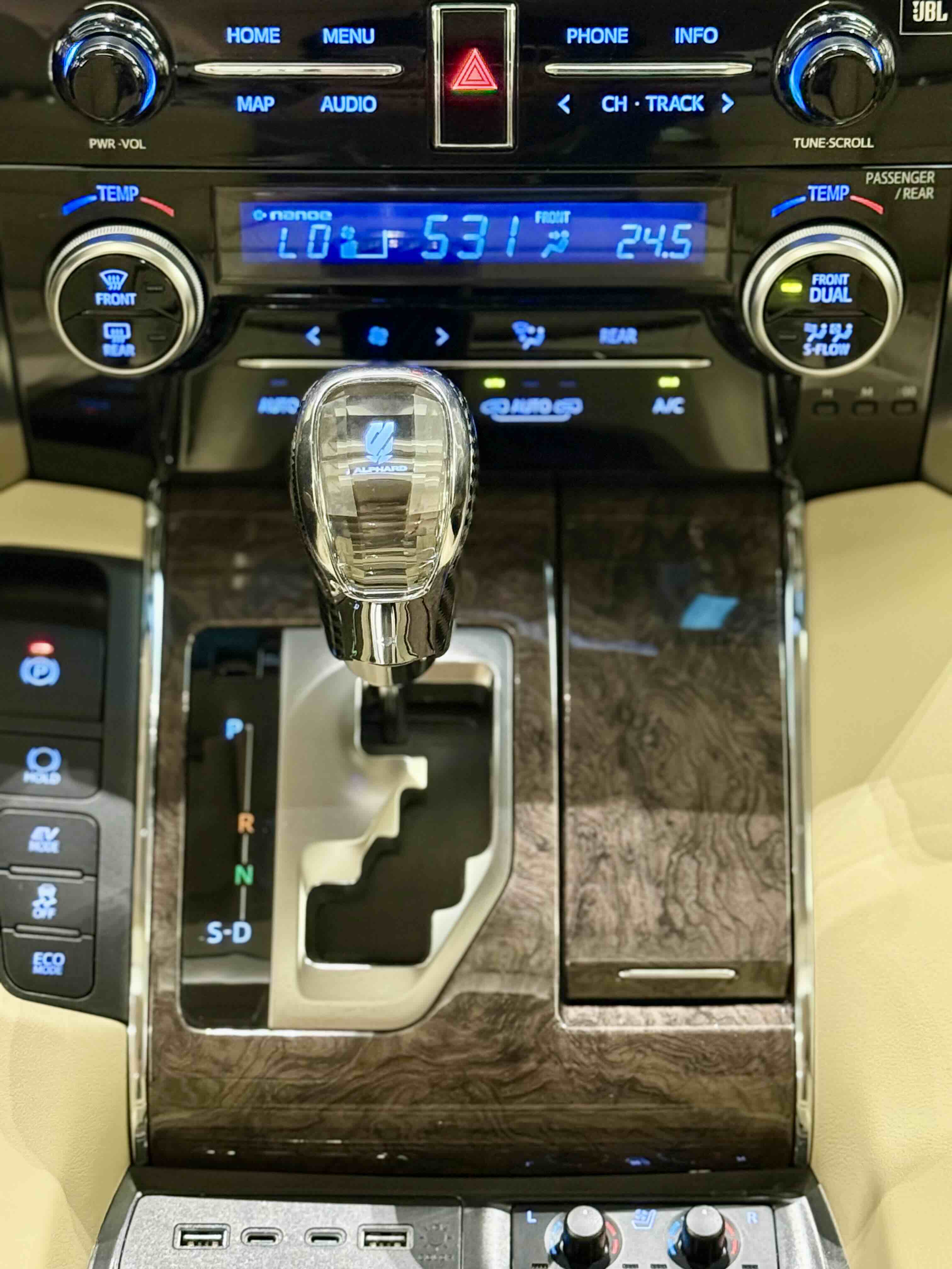 丰田 埃尔法 2023 汽车图片 #12