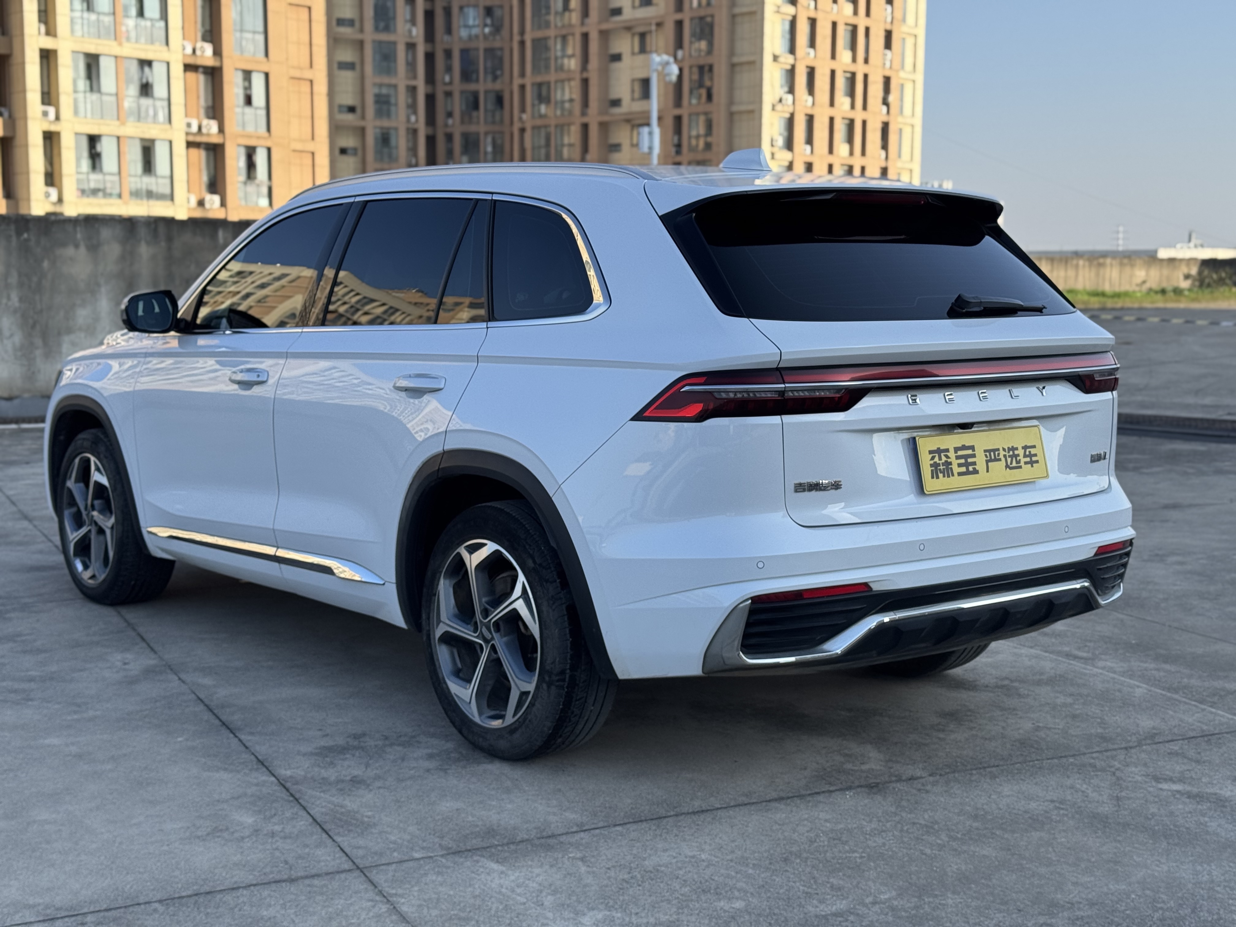 GEELY Monjaro 2023 car image #12