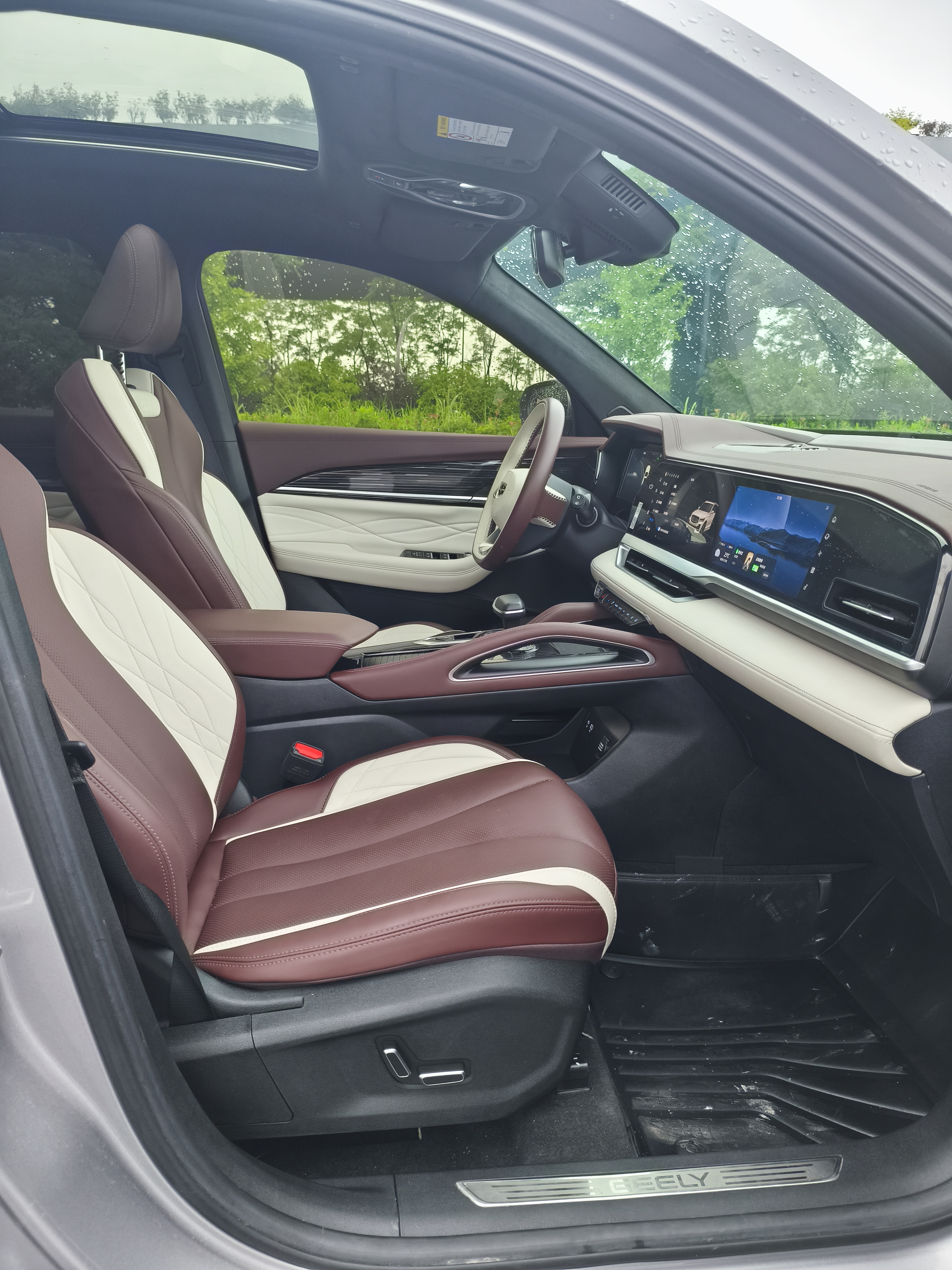 GEELY Tugella 2022 car image #12