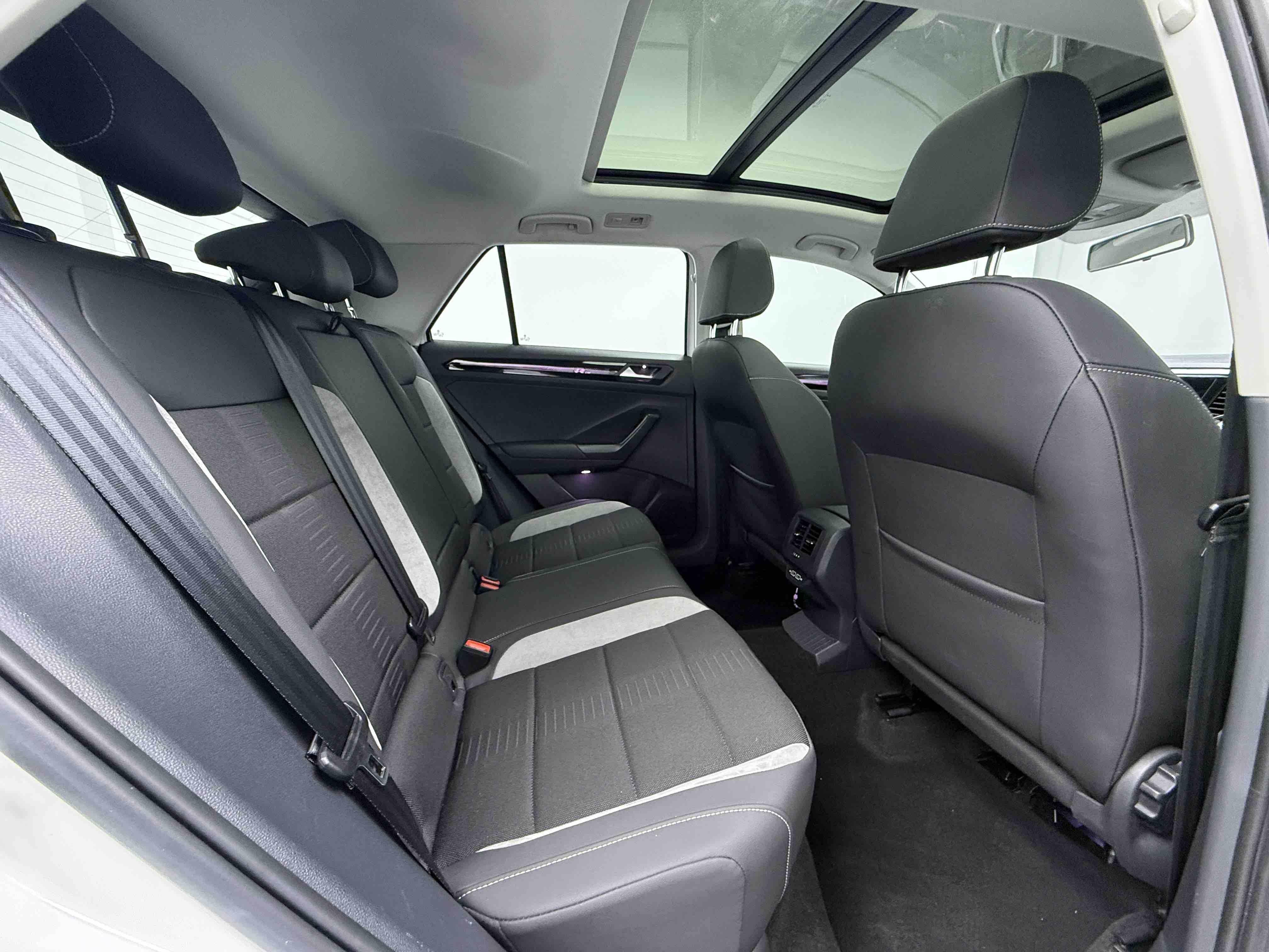 T-Roc 2022 car image #12
