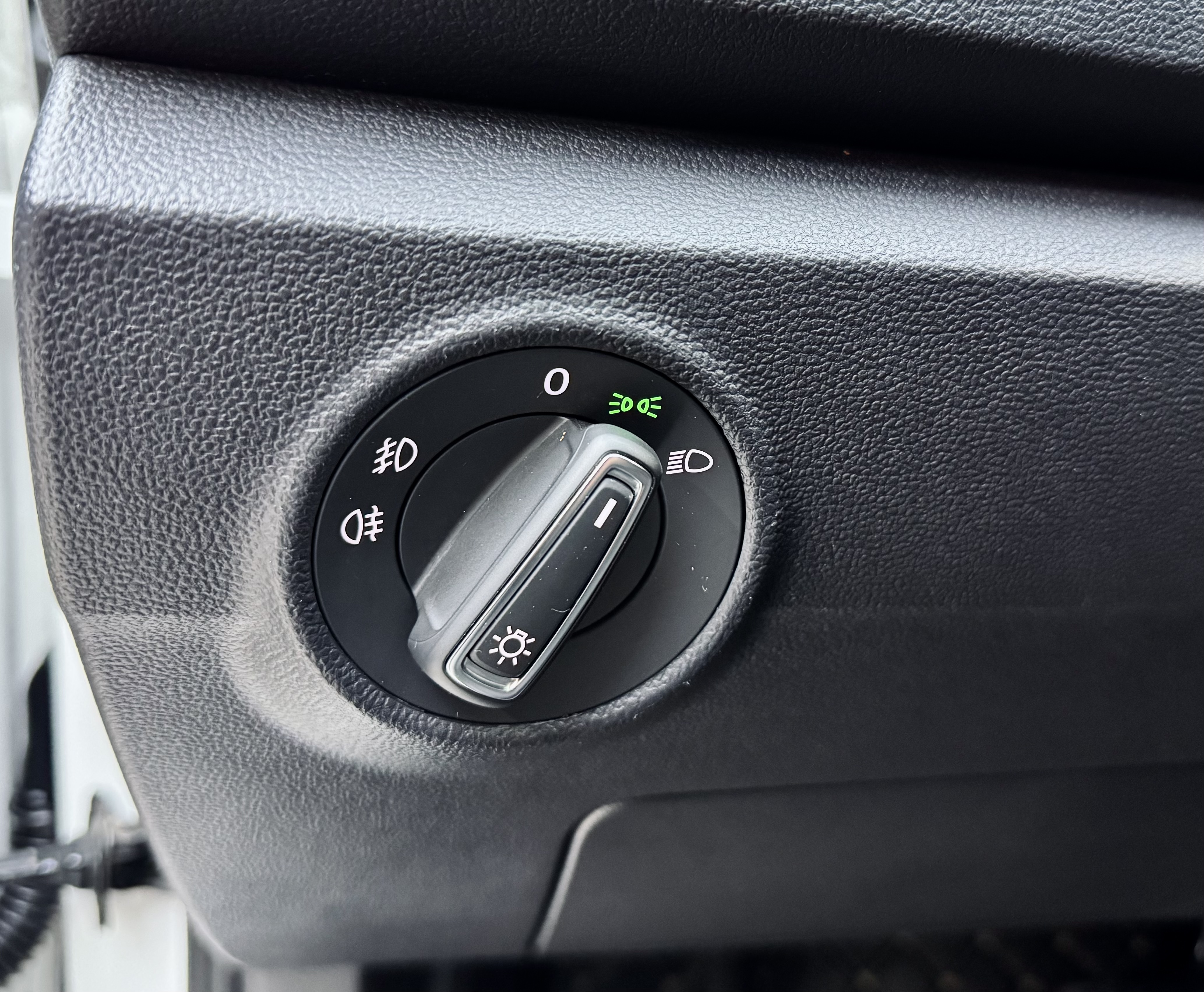 Volkswagen T-Roc 2022 car image #12