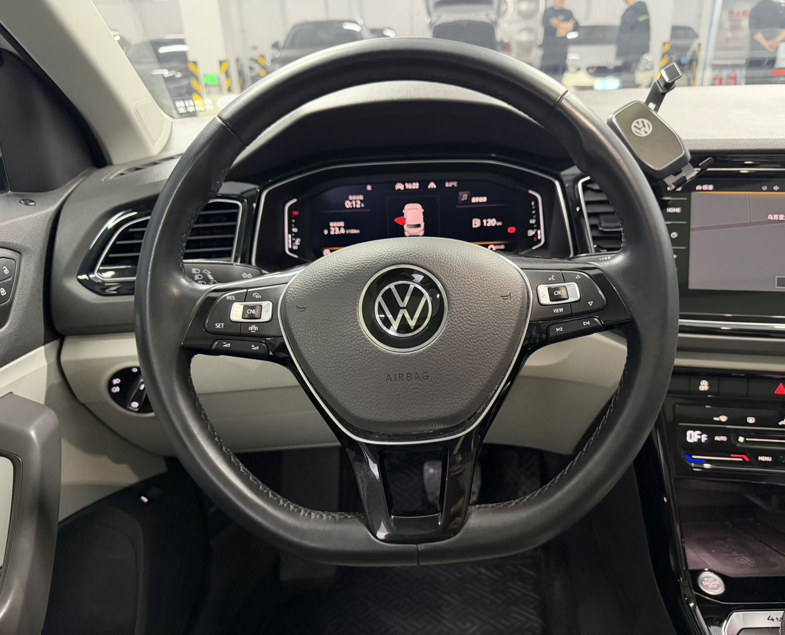 T-Roc 2021 car image #12